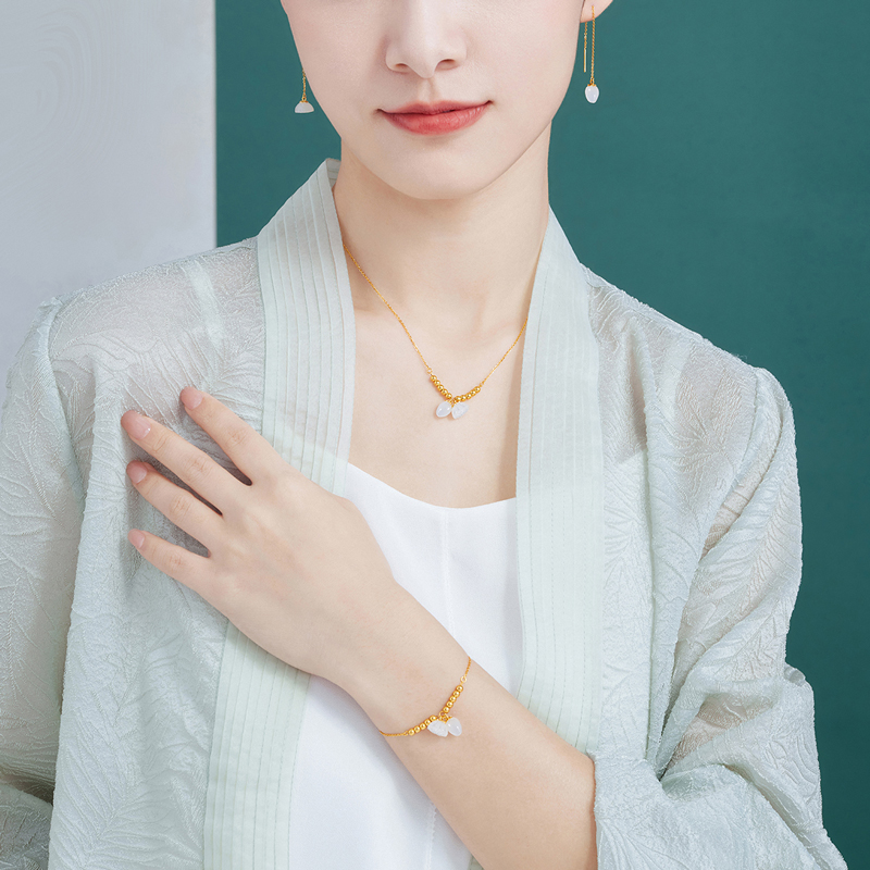 【秒杀】六福珠宝金镶玉莲蓬莲子黄金手链女款5G光影金定价A01A1TBB0009