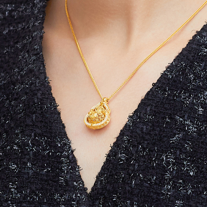 六福珠宝福满传家葫芦吊坠古法黄金项链女镶钻石定价L35A1TBN0007【联系客服补货】【视频看货】