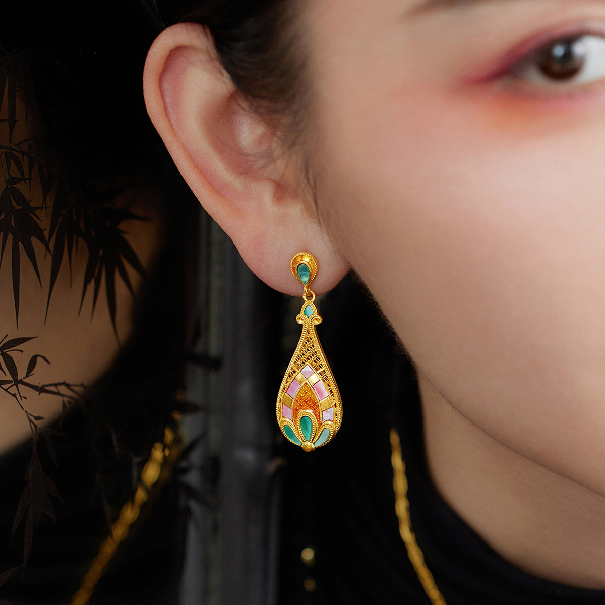 六福珠宝福满传家琵琶黄金耳钉耳环手工螺钿贝壳计价L17TBGE0001【联系客服补货】【视频看货】