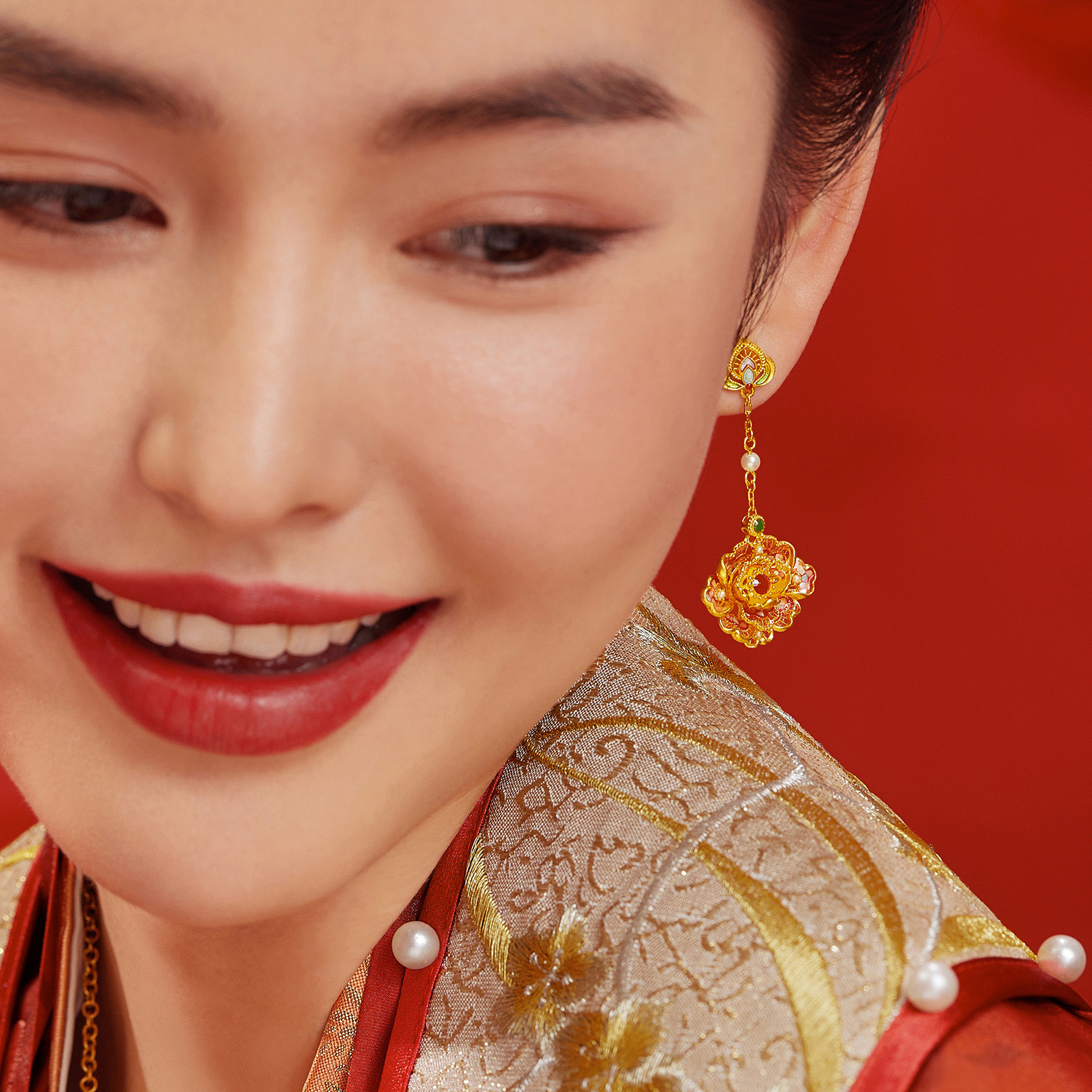 六福珠宝福满传家臻美华章黄金耳钉手工点螺牡丹花计价L17G0006DS【联系客服补货】【视频看货】