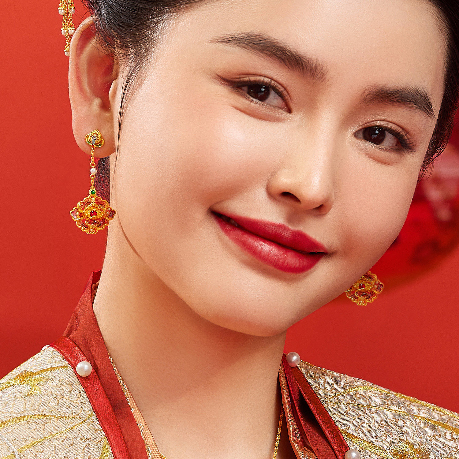 六福珠宝福满传家臻美华章黄金耳钉手工点螺牡丹花计价L17G0006DS【联系客服补货】【视频看货】