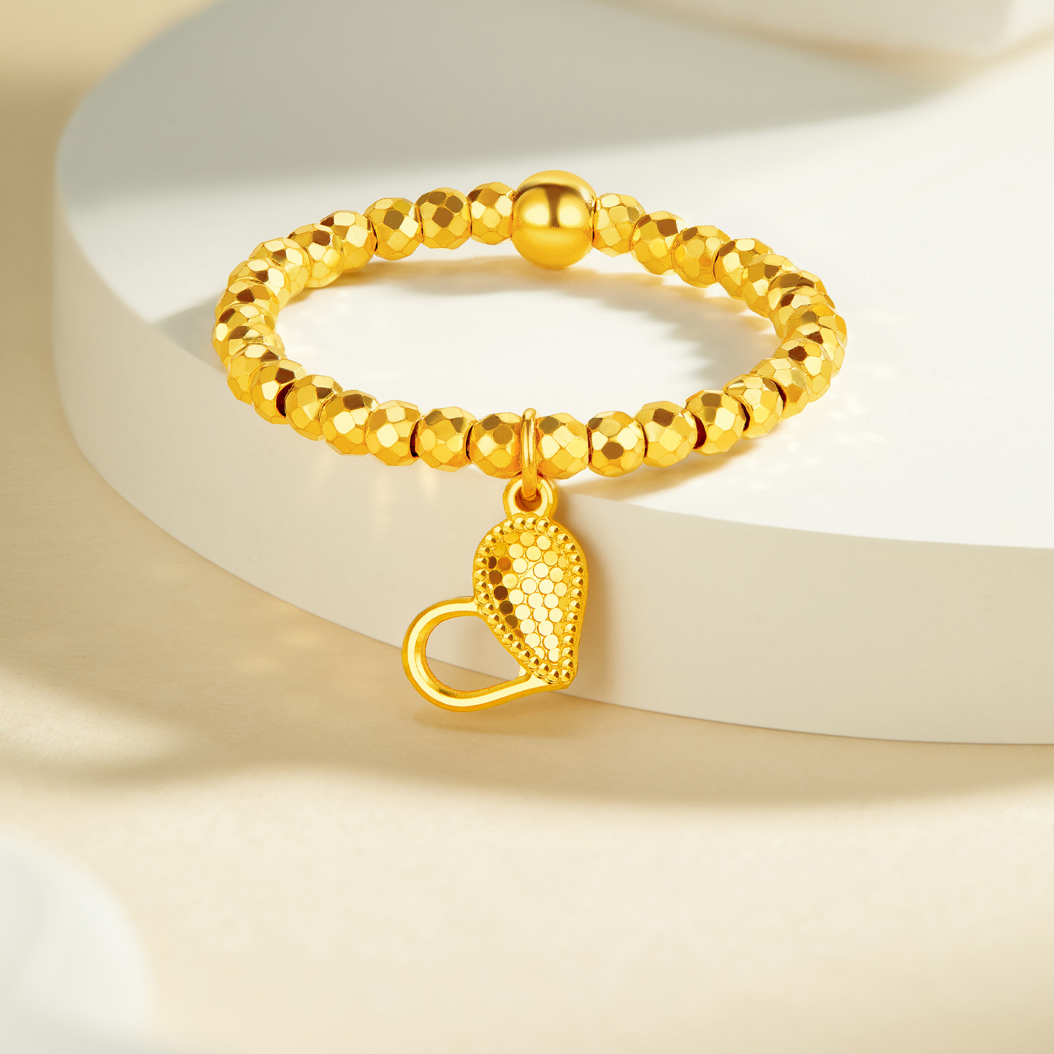 六福珠宝童心蹦迪珠黄金戒指女爱心四叶草足金戒指计价GJG0160DS情人节热销新品