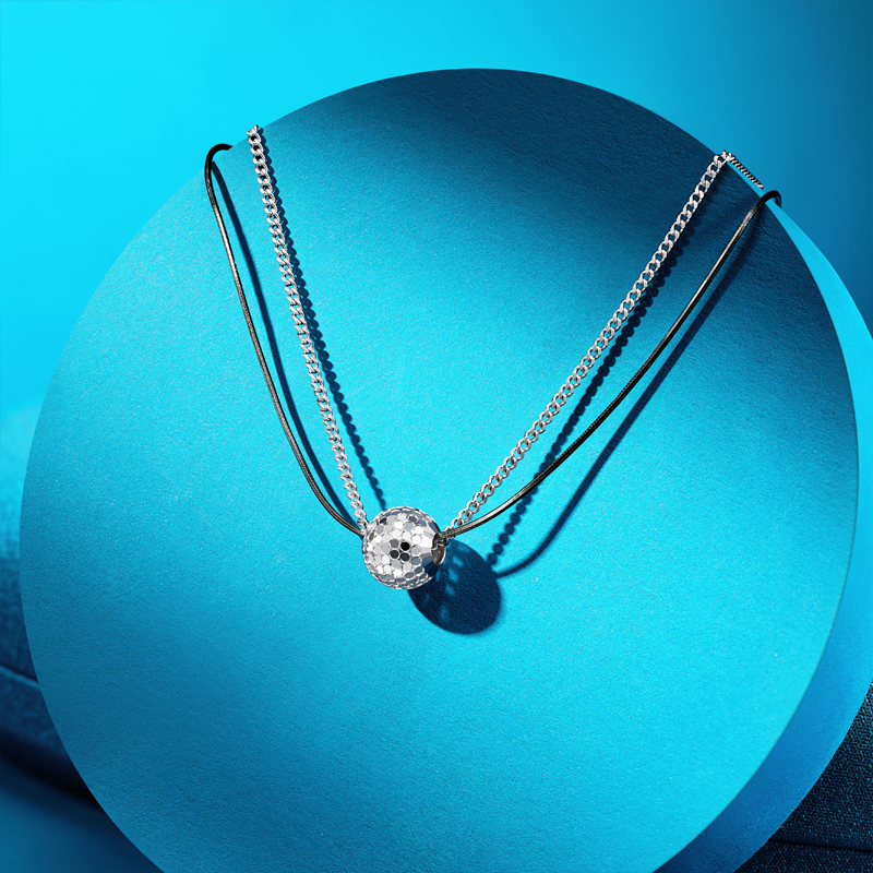 六福珠宝闪耀灯球铂金项链铂950电黑双层白金蛇骨链计价GJP0034DS