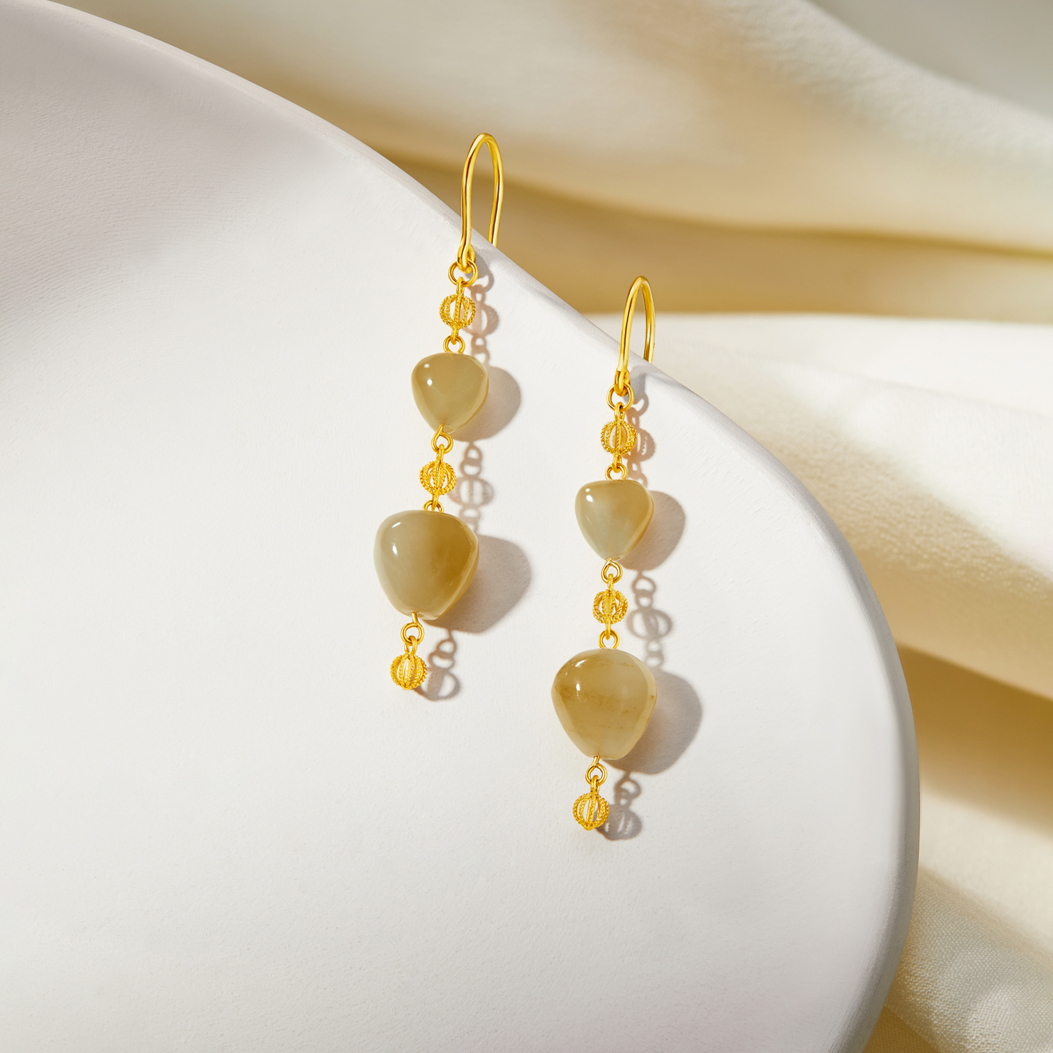 六福珠宝多宝黄金耳环女桃心形和田玉耳饰爱心足金耳坠FQA0011DS