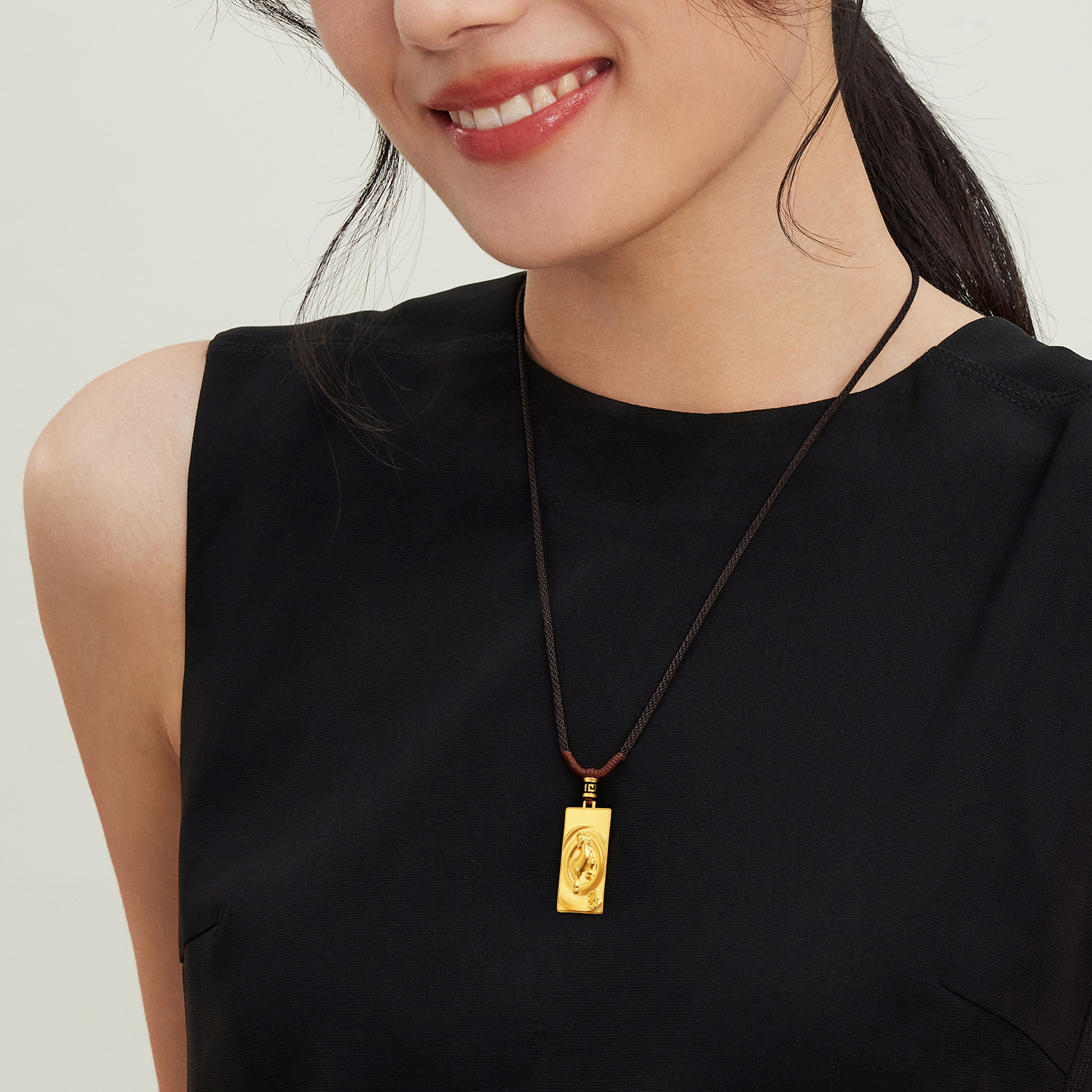 六福珠宝福满传家一马当先黄金项链吊坠男女生肖马计价ERG0012DS【1V1直播看货】