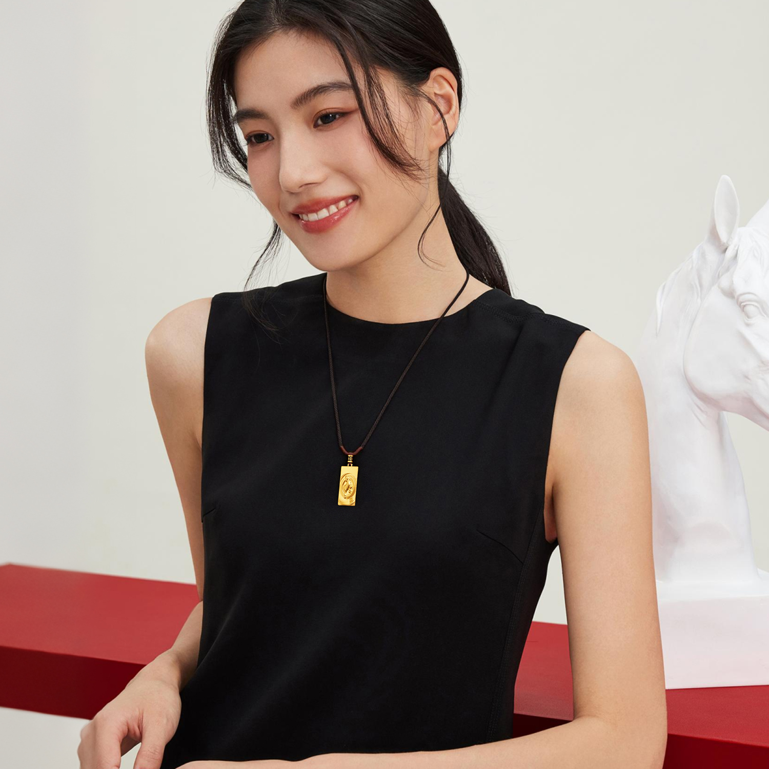 六福珠宝福满传家一马当先黄金项链吊坠男女生肖马计价ERG0012DS【1V1直播看货】