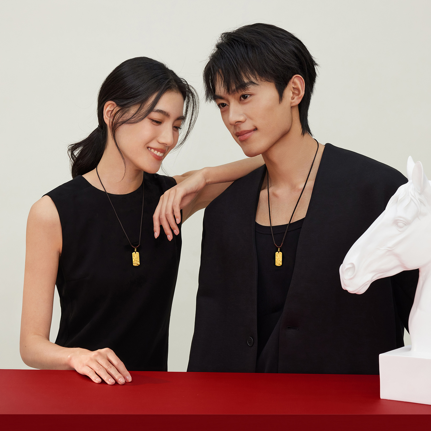 六福珠宝福满传家万马奔腾黄金项链吊坠男女生肖马计价ERG0013DS【1V1直播看货】