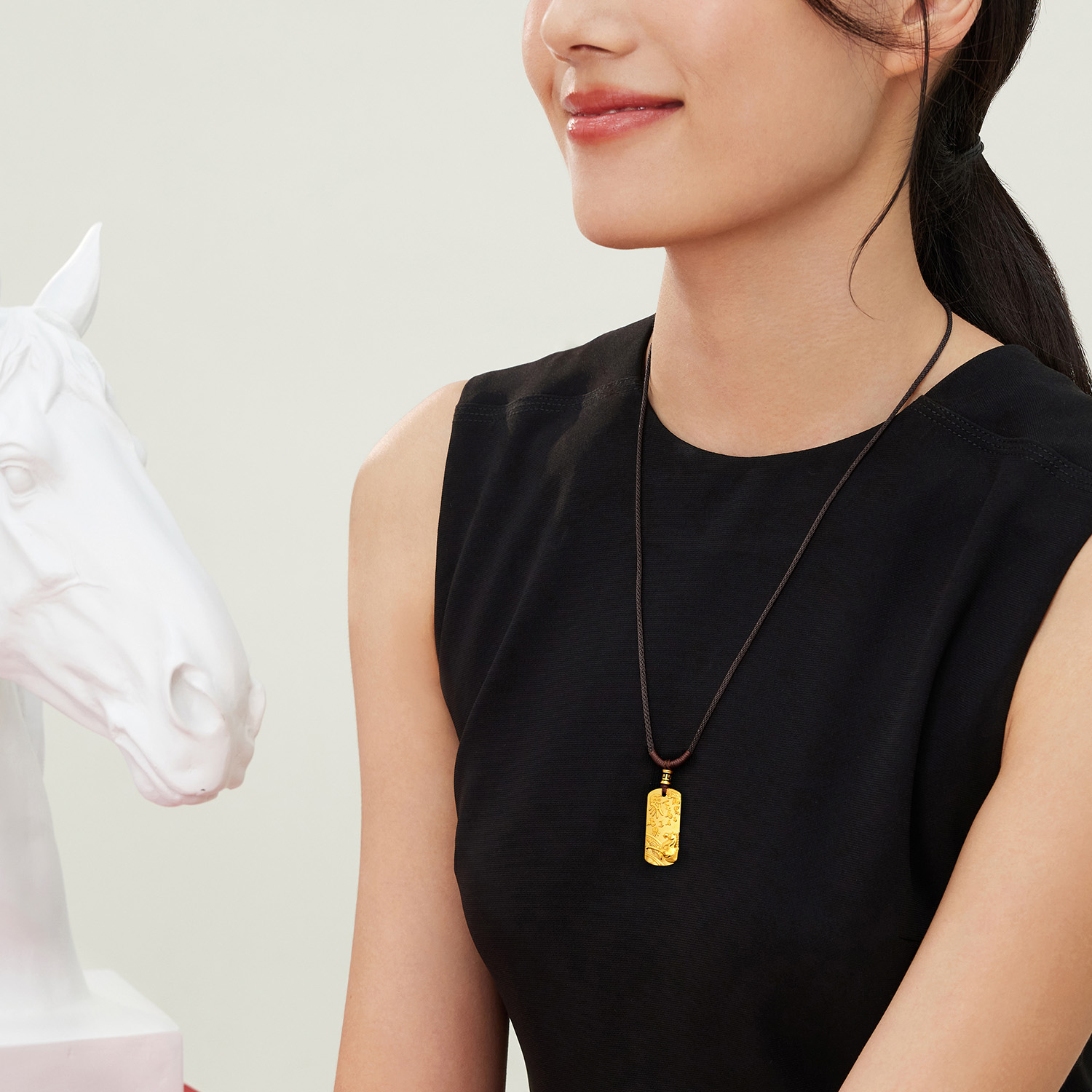 六福珠宝福满传家万马奔腾黄金项链吊坠男女生肖马计价ERG0013DS【1V1直播看货】