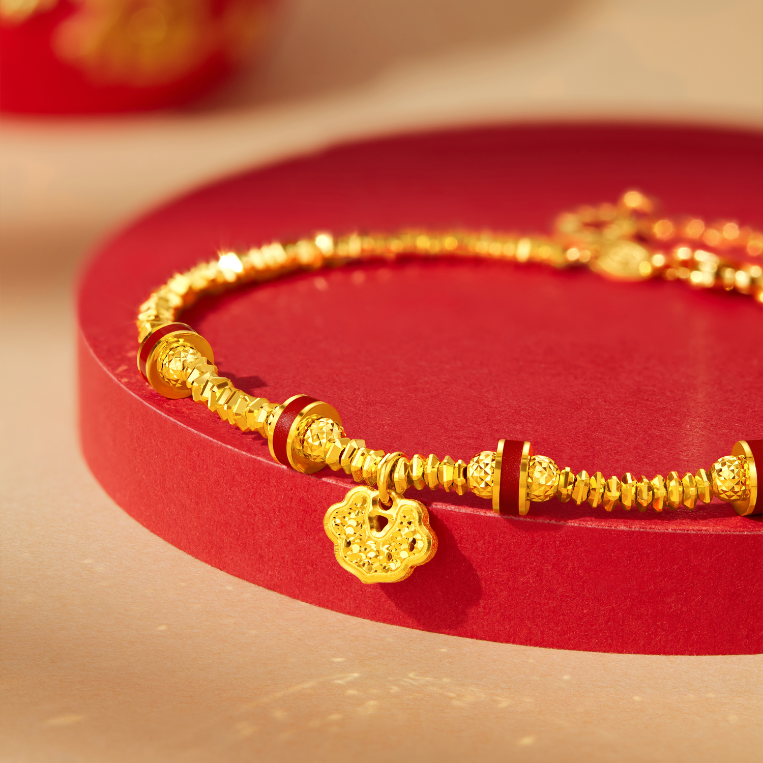 六福珠宝碎碎冰如意黄金手链女款鎏彩筒珠足金手串计价G16G0050DS【视频看货】