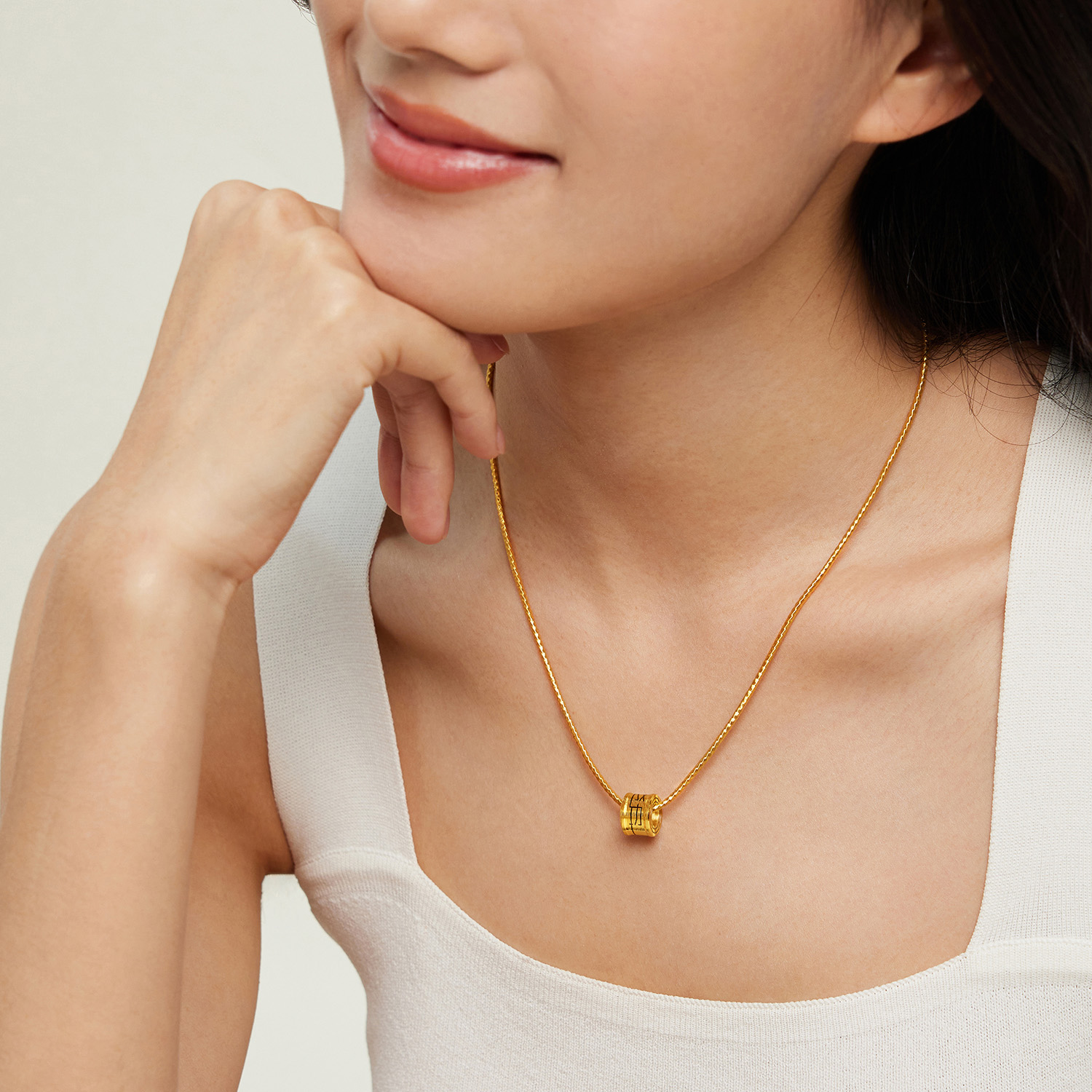 六福珠宝马年生肖马黄金足金电黑工艺转运珠男女情侣款HEA0007DS