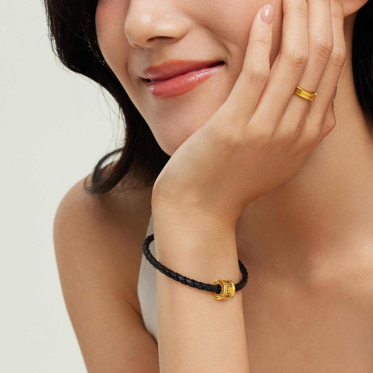 六福珠宝马年生肖马黄金足金电黑工艺转运珠男女情侣款HEA0007DS