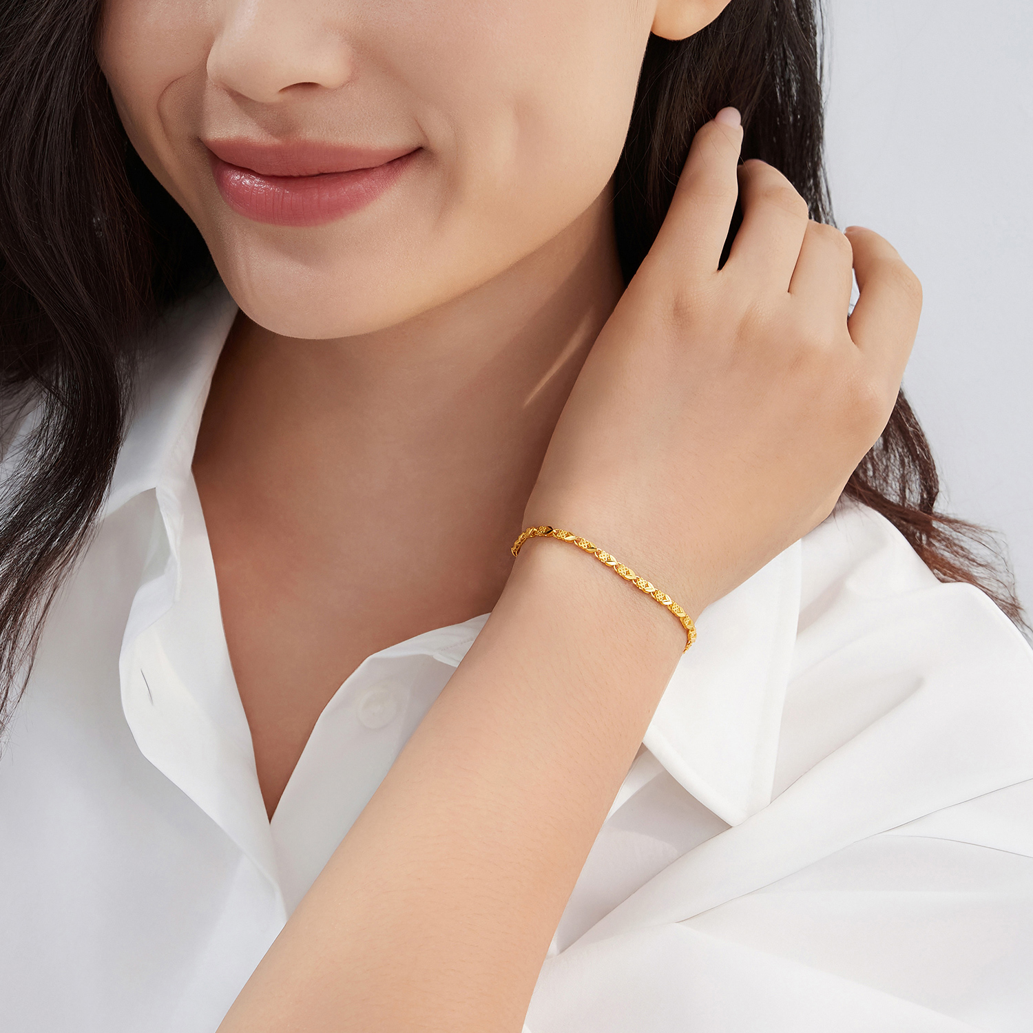 【店庆特惠】六福珠宝平安顺遂黄金手链女款简约平安结足金首饰计价B01G0014DS