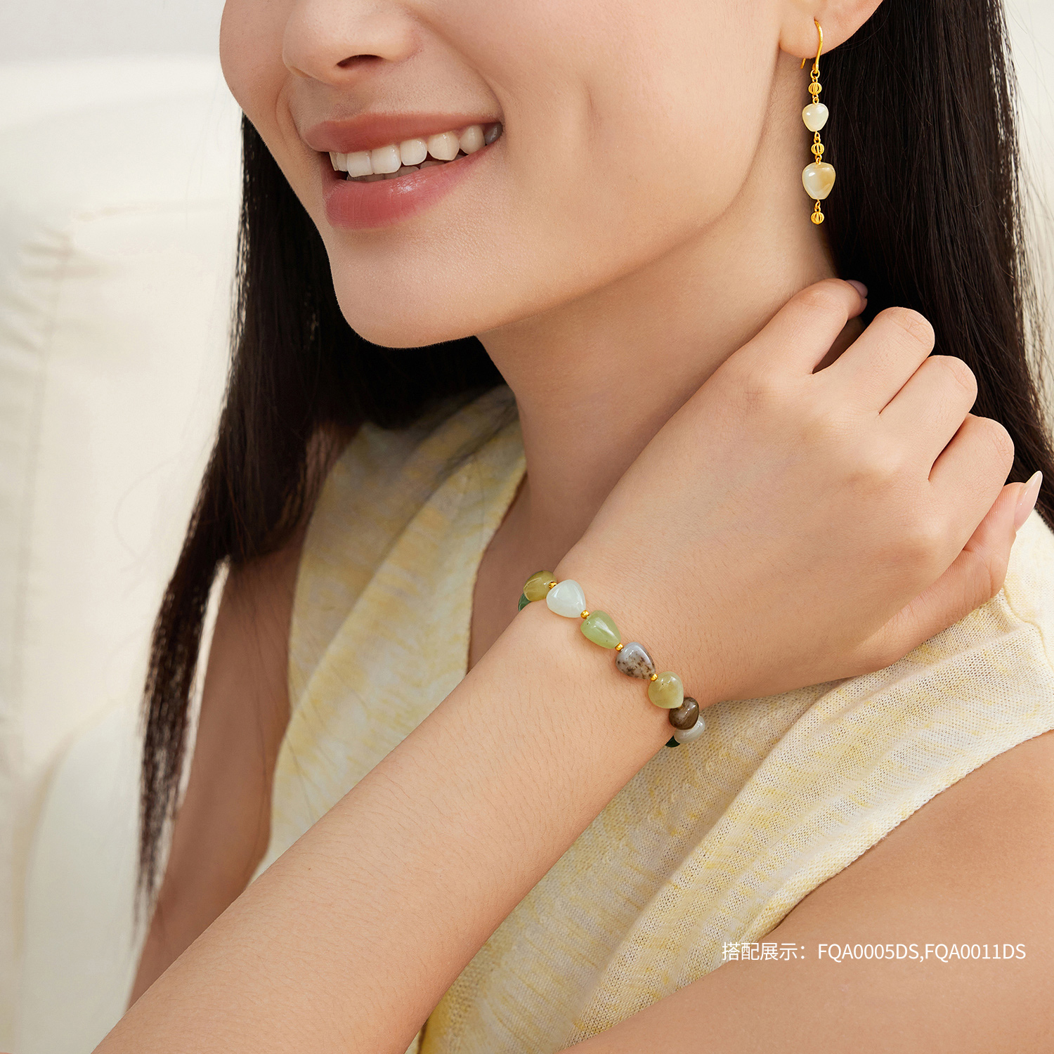 六福珠宝多宝和田玉黄金手链女多彩桃心形玉石金珠手串FQA0005DS