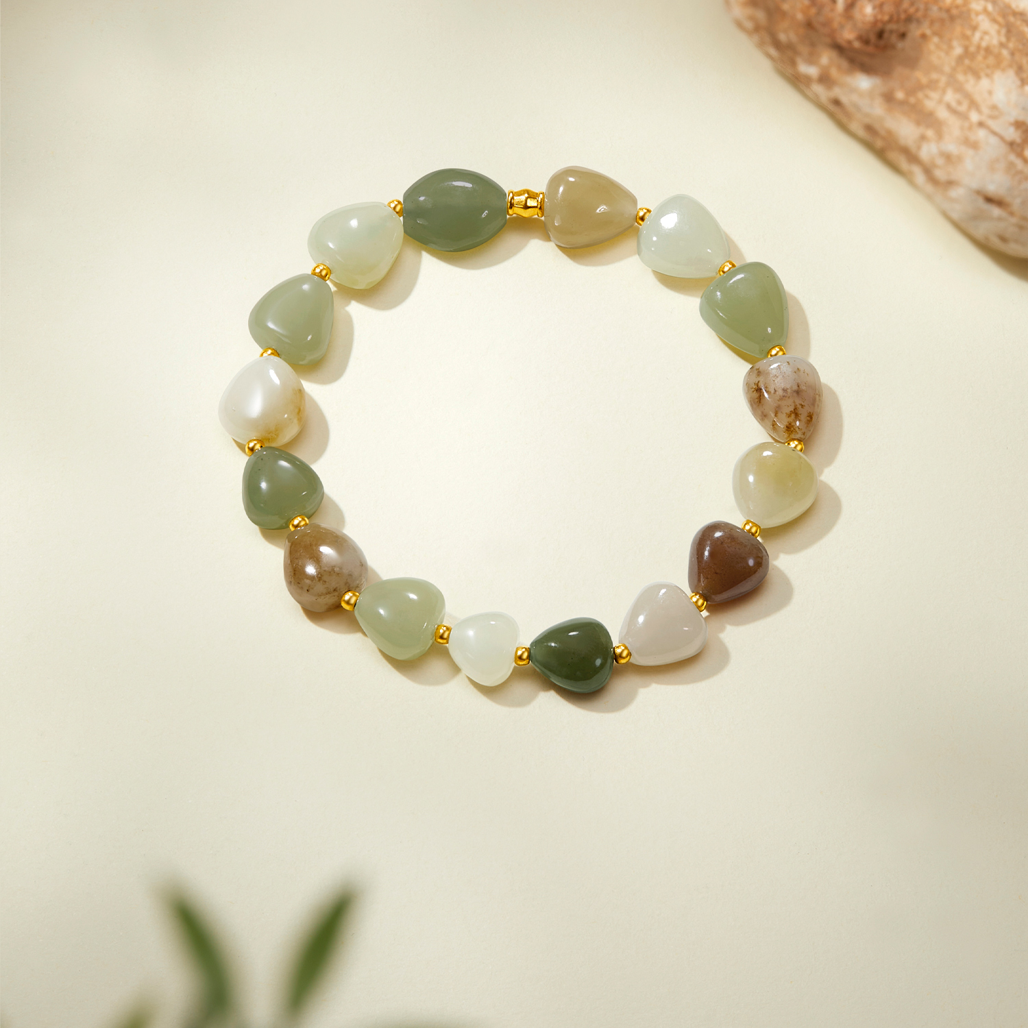 六福珠宝多宝和田玉黄金手链女多彩桃心形玉石金珠手串FQA0005DS