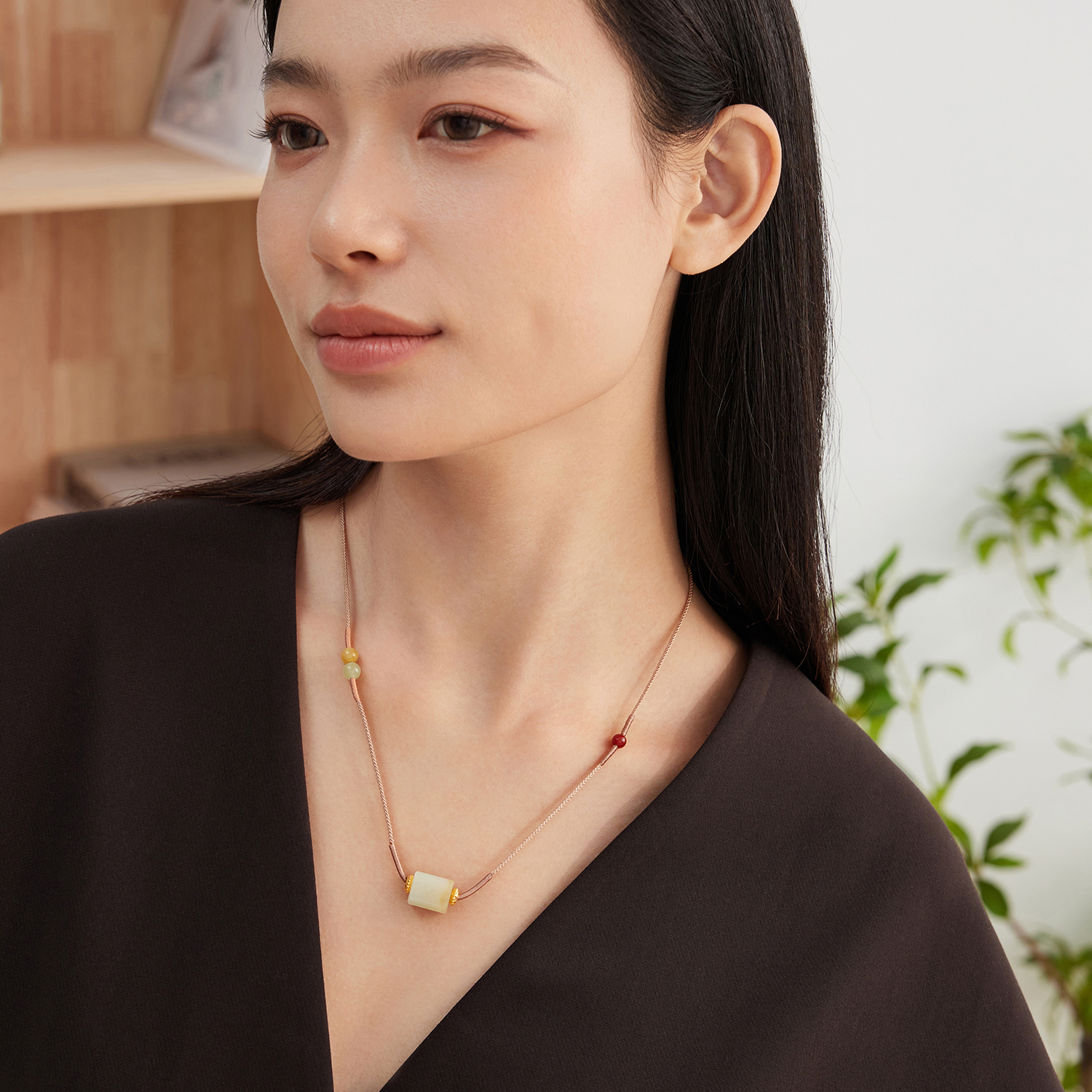 六福珠宝小方糖和田玉项链黄金隔片女玉髓圆珠国风编绳L74A0025DS