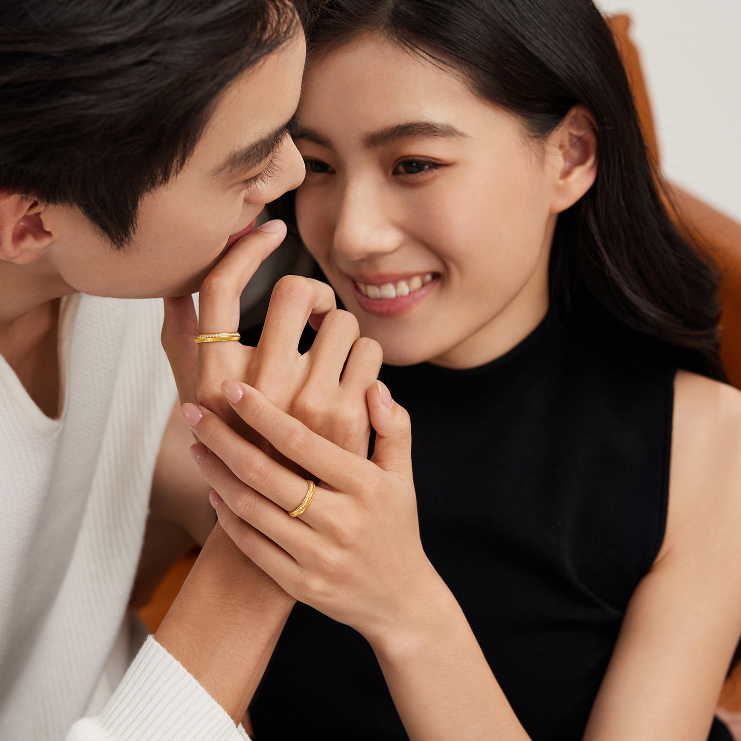 六福珠宝Goldstyle·X永恒金字塔黄金戒指男女款钻石对戒031676MA