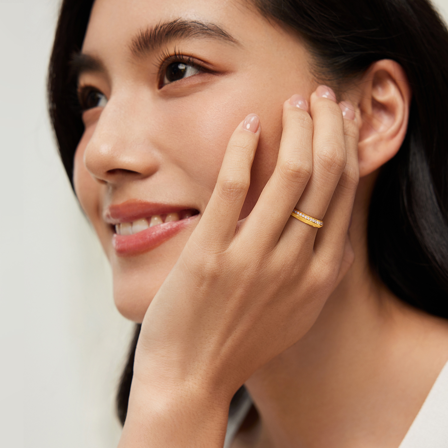 六福珠宝Goldstyle·X永恒金字塔黄金戒指男女款钻石对戒031676MA