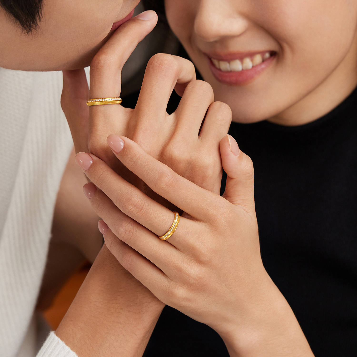 六福珠宝Goldstyle·X永恒金字塔黄金戒指男女款钻石对戒031676MA