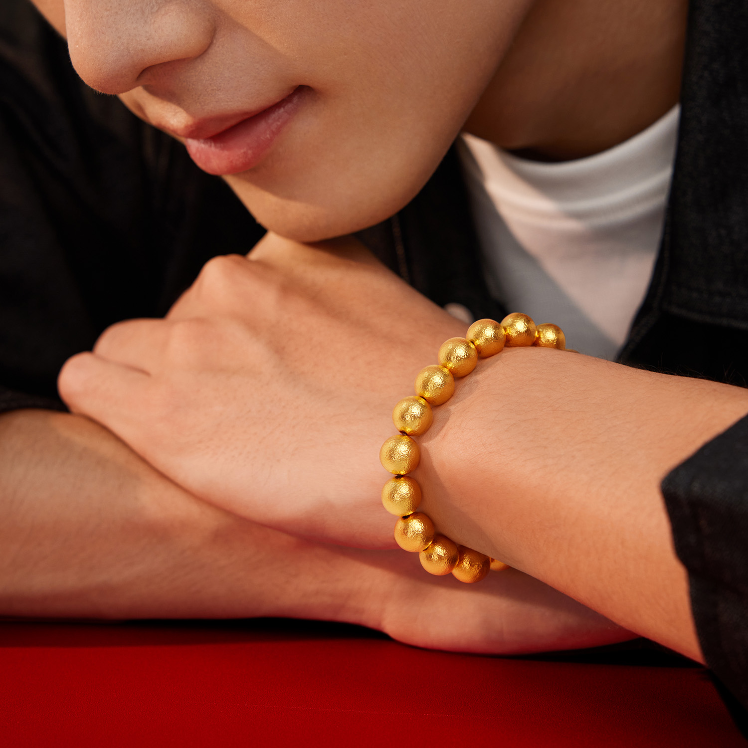 六福珠宝福满传家缘满黄金手链男手工錾刻大气手串计价F63G0103DS【视频看货】