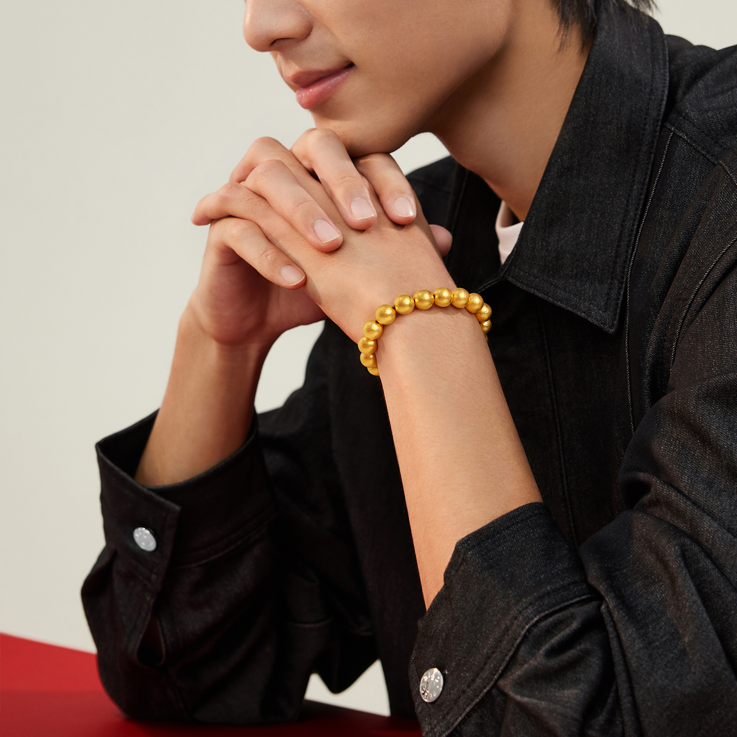 六福珠宝福满传家缘满黄金手链男手工錾刻大气手串计价F63G0103DS【视频看货】