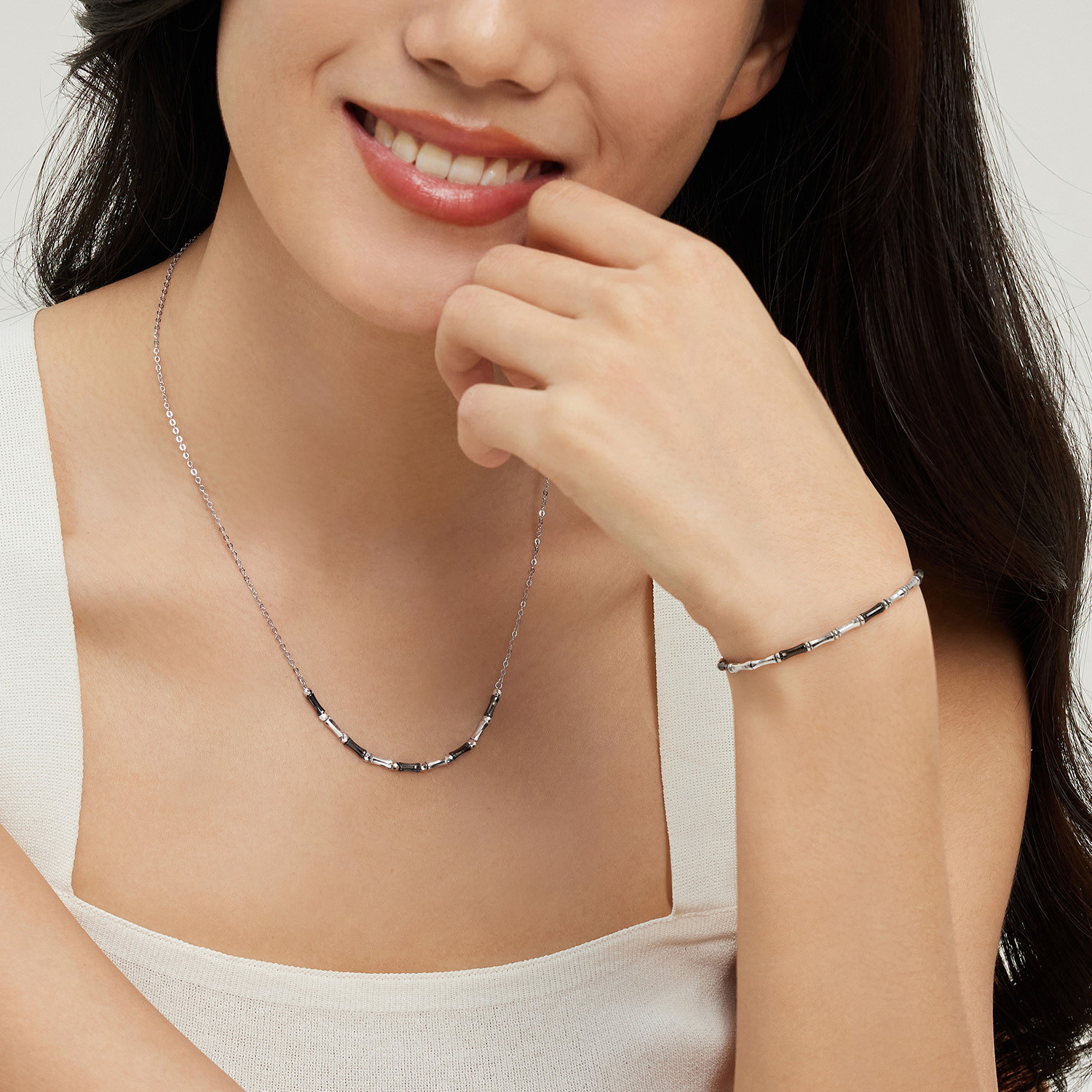 六福珠宝竹节铂金项链铂950女款电黑白金锁骨颈链计价G07P0028DS