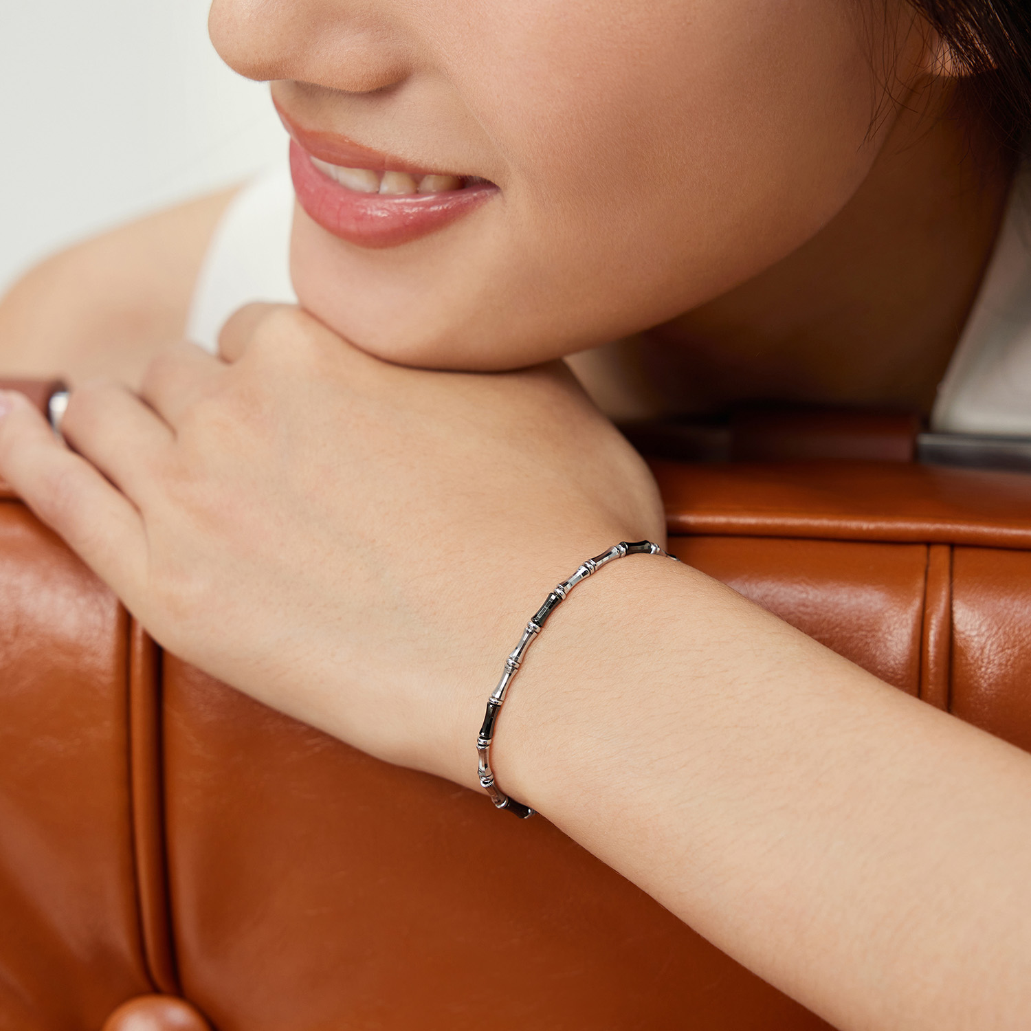 六福珠宝竹节铂金手链铂950女款简约电黑白金首饰计价G07P0029DS