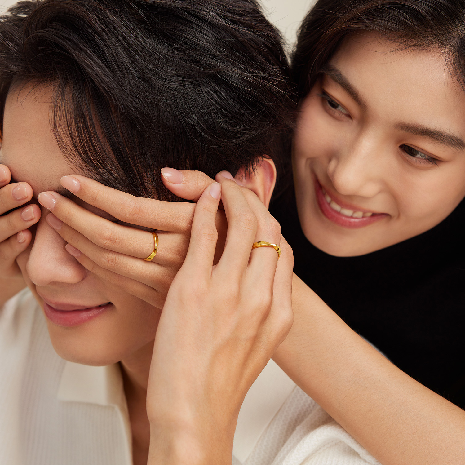 六福珠宝爱无限黄金戒指实心素金纽结情侣对戒男女计价L04G0003DS