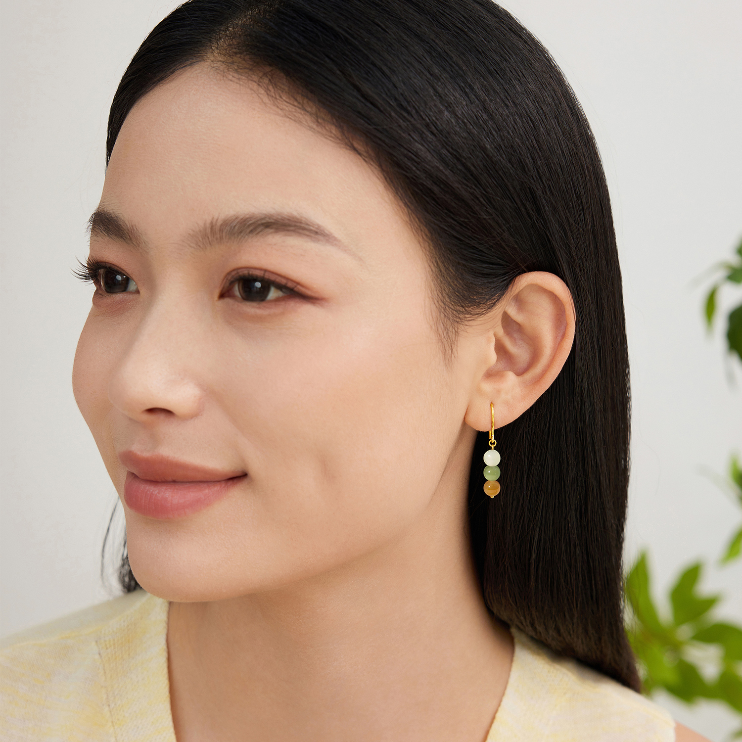 六福珠宝小彩糖黄金耳环女和田玉多彩串珠耳饰足金耳坠FQA0009DS