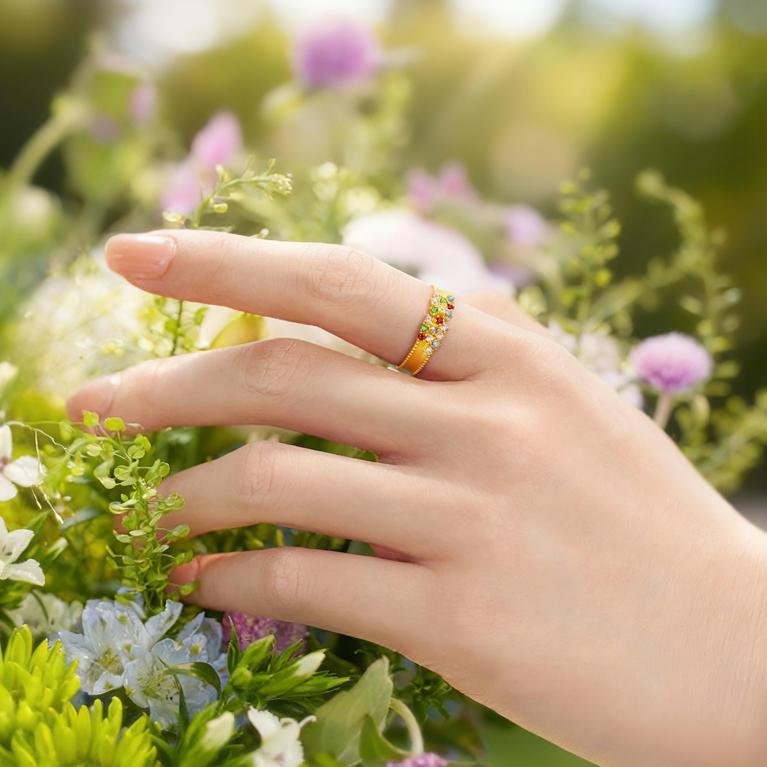 六福珠宝花满蹊光影金黄金戒指实心石榴石彩色宝石戒指GJA0053DS赏春