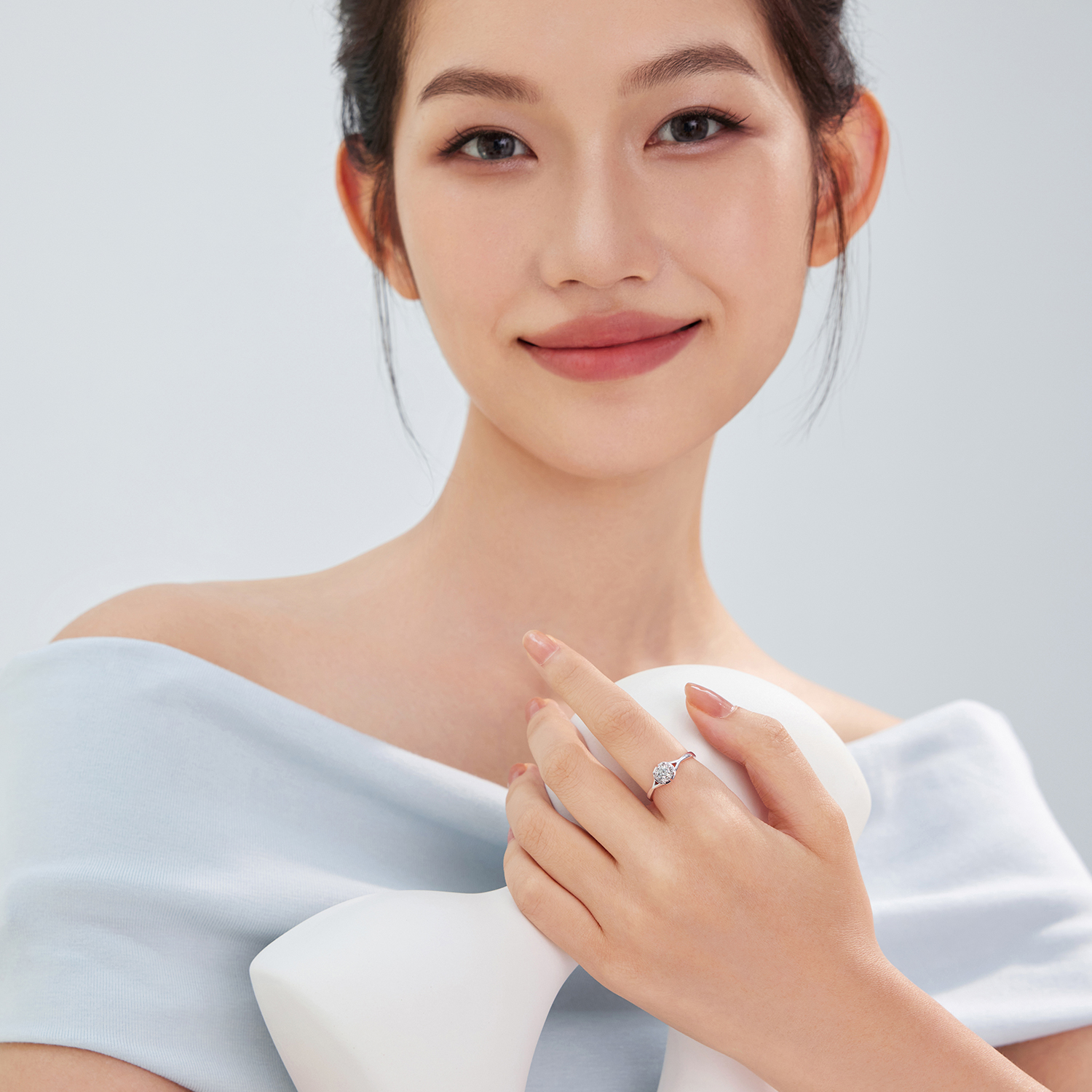 【成毅同款】【成毅同款】六福珠宝爱很美闪耀之爱钻石戒指女18k金钻戒LB34975【1V1直播看货】