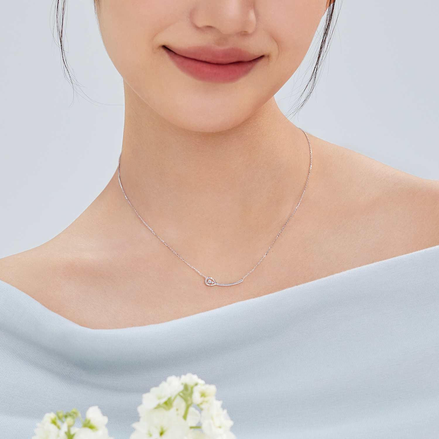 【成毅同款】六福珠宝爱很美系列18K金心动水滴钻石项链女款LB35025A【联系客服补货】