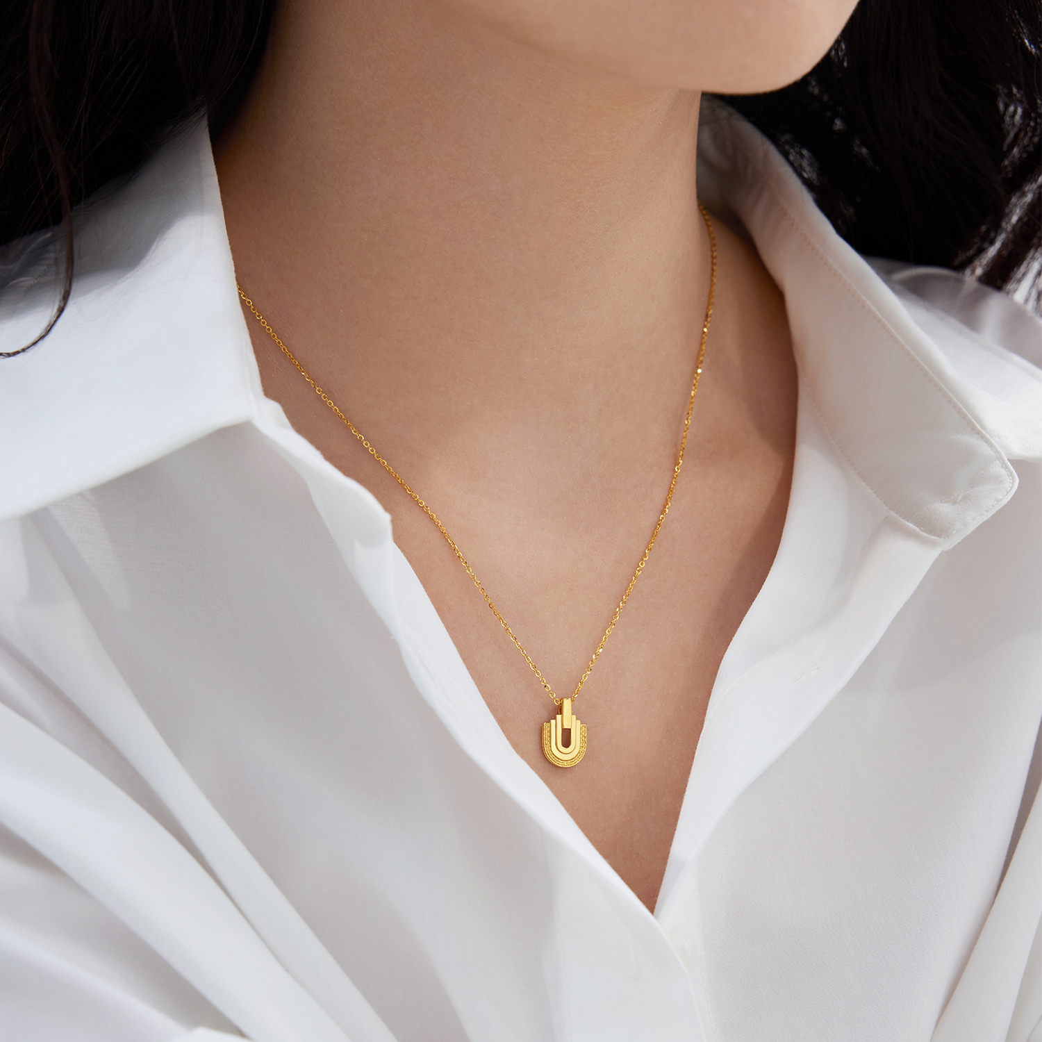 六福珠宝U型马蹄造型黄金项链女款手工编织足金吊坠计价GJG0139DS