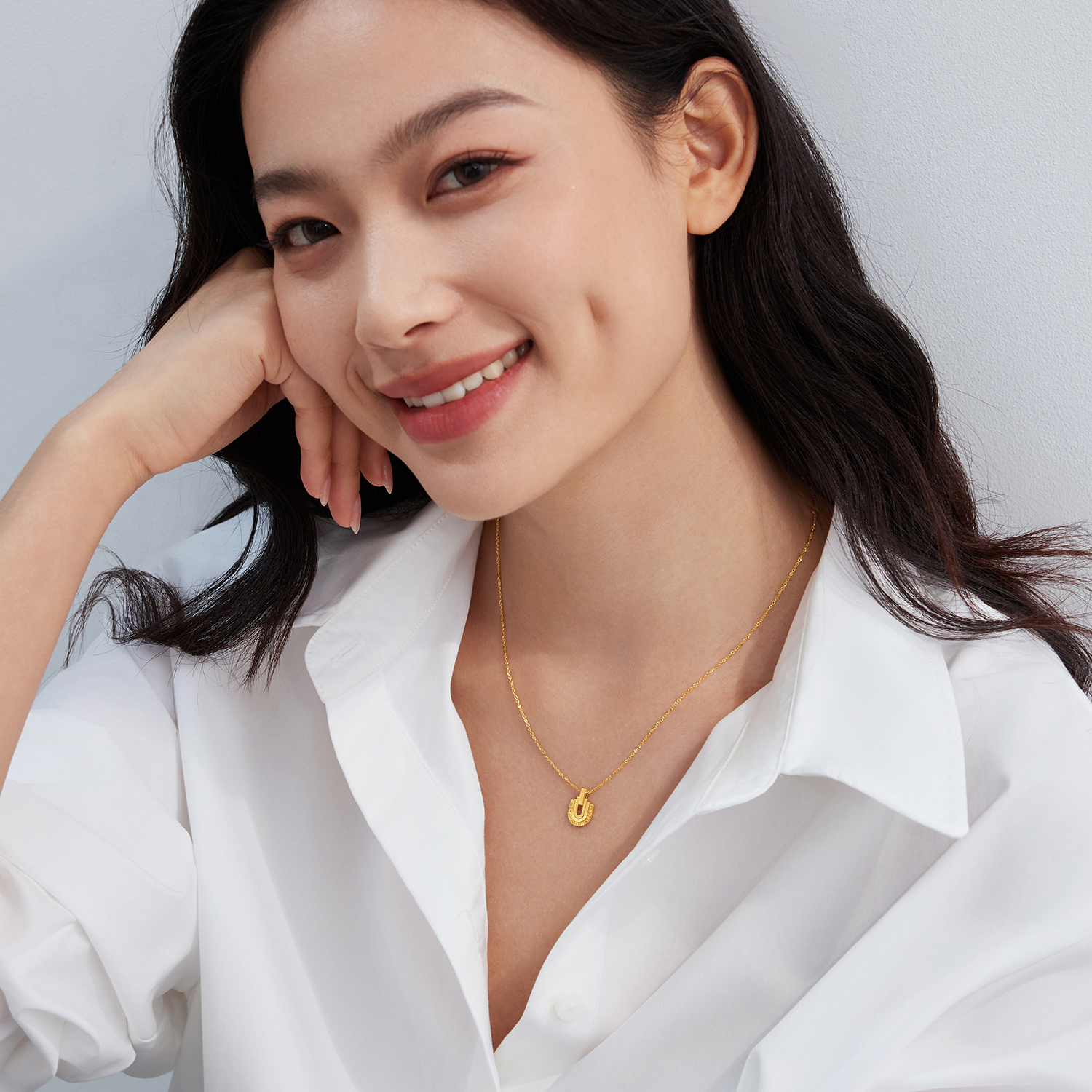 六福珠宝U型马蹄造型黄金项链女款手工编织足金吊坠计价GJG0139DS