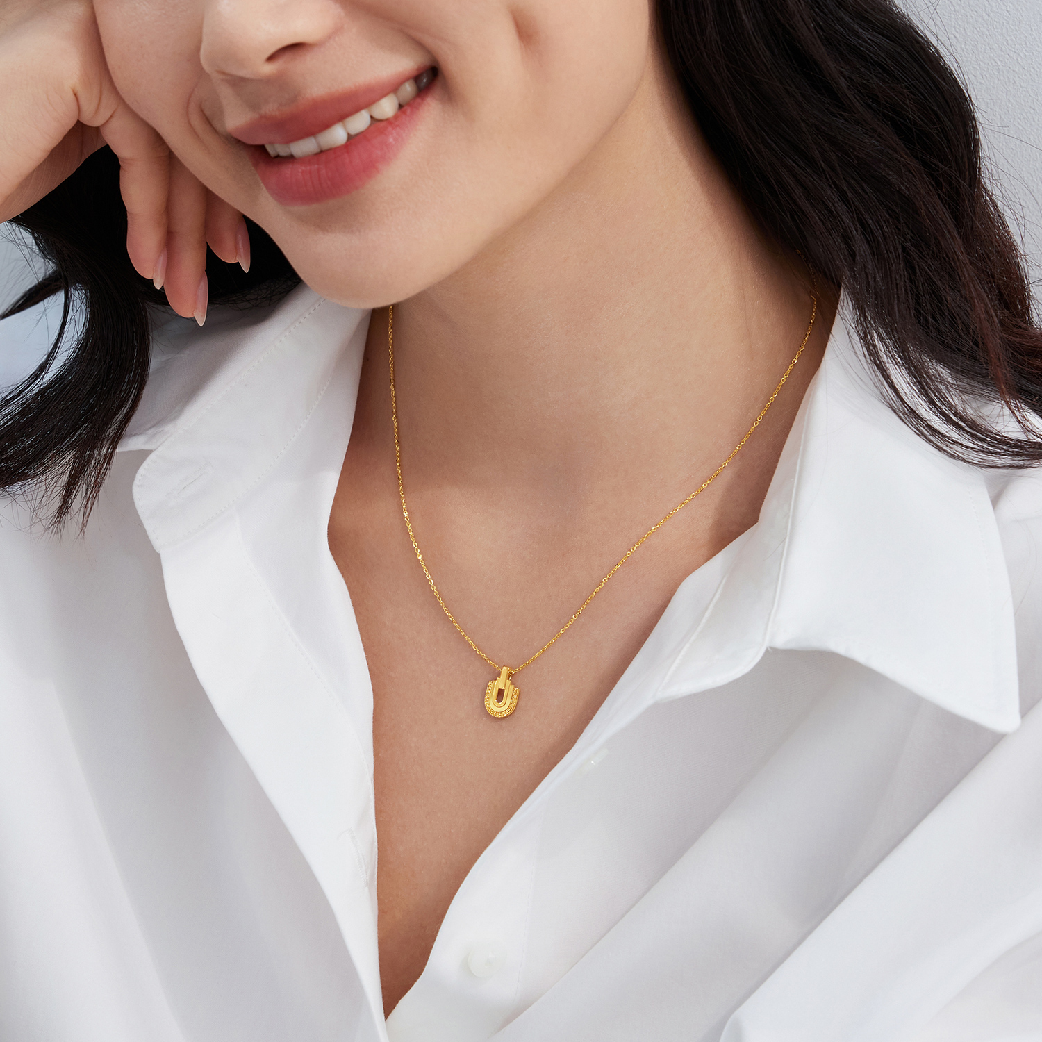 六福珠宝U型马蹄造型黄金项链女款手工编织足金吊坠计价GJG0139DS