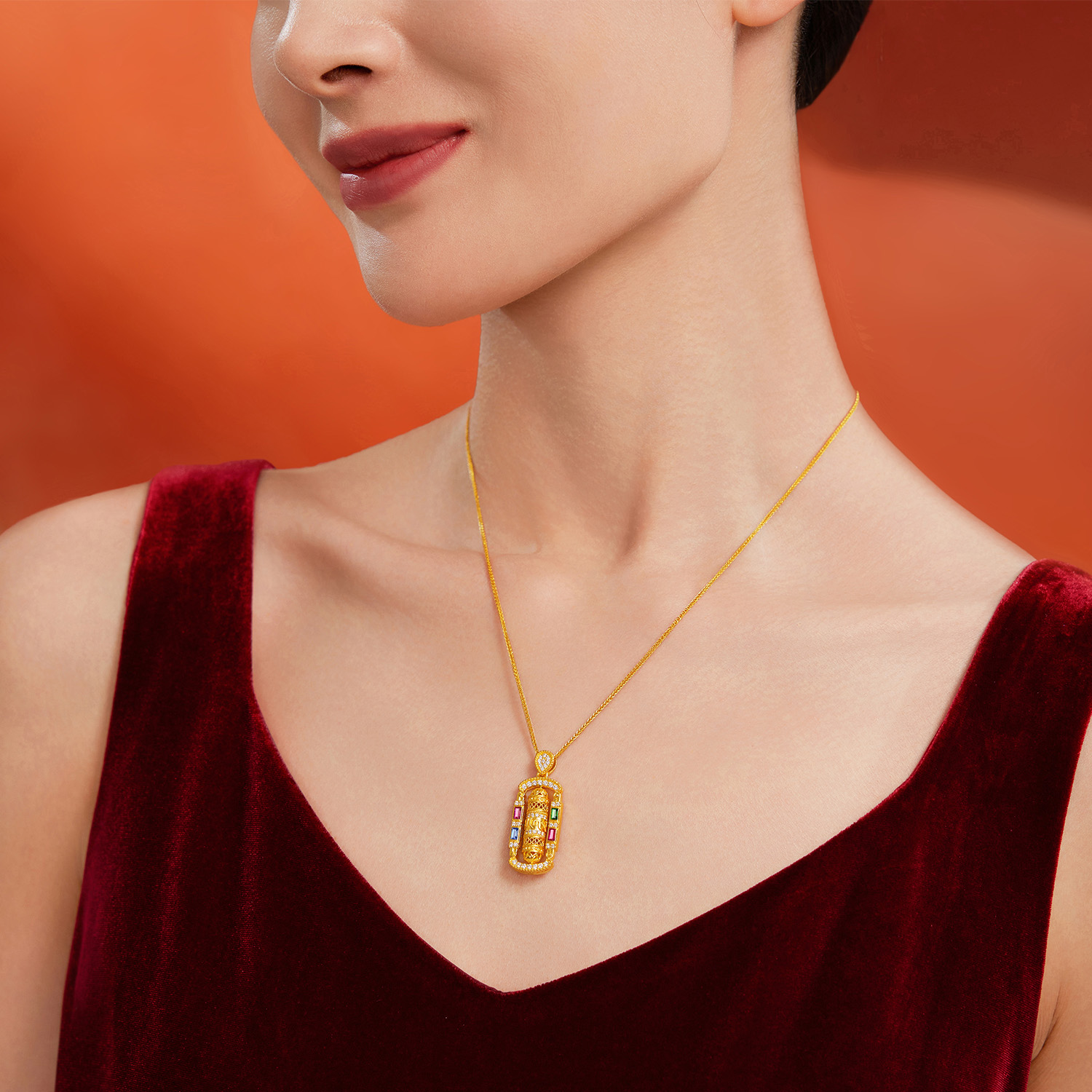 六福珠宝福满传家金圆筒黄金项链钻石六字真言红宝石套链032749UA【联系客服补货】【视频看货】