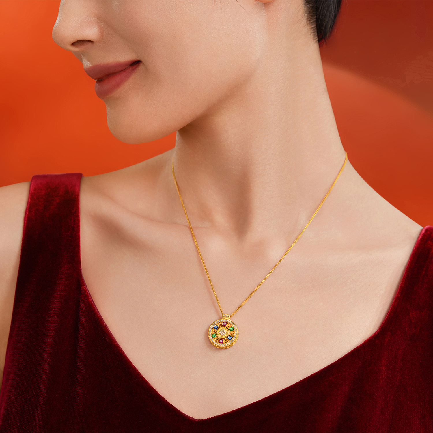 六福珠宝福满传家乾元通宝黄金项链钻石女款红蓝宝石吊坠032794NA【联系客服补货】【视频看货】