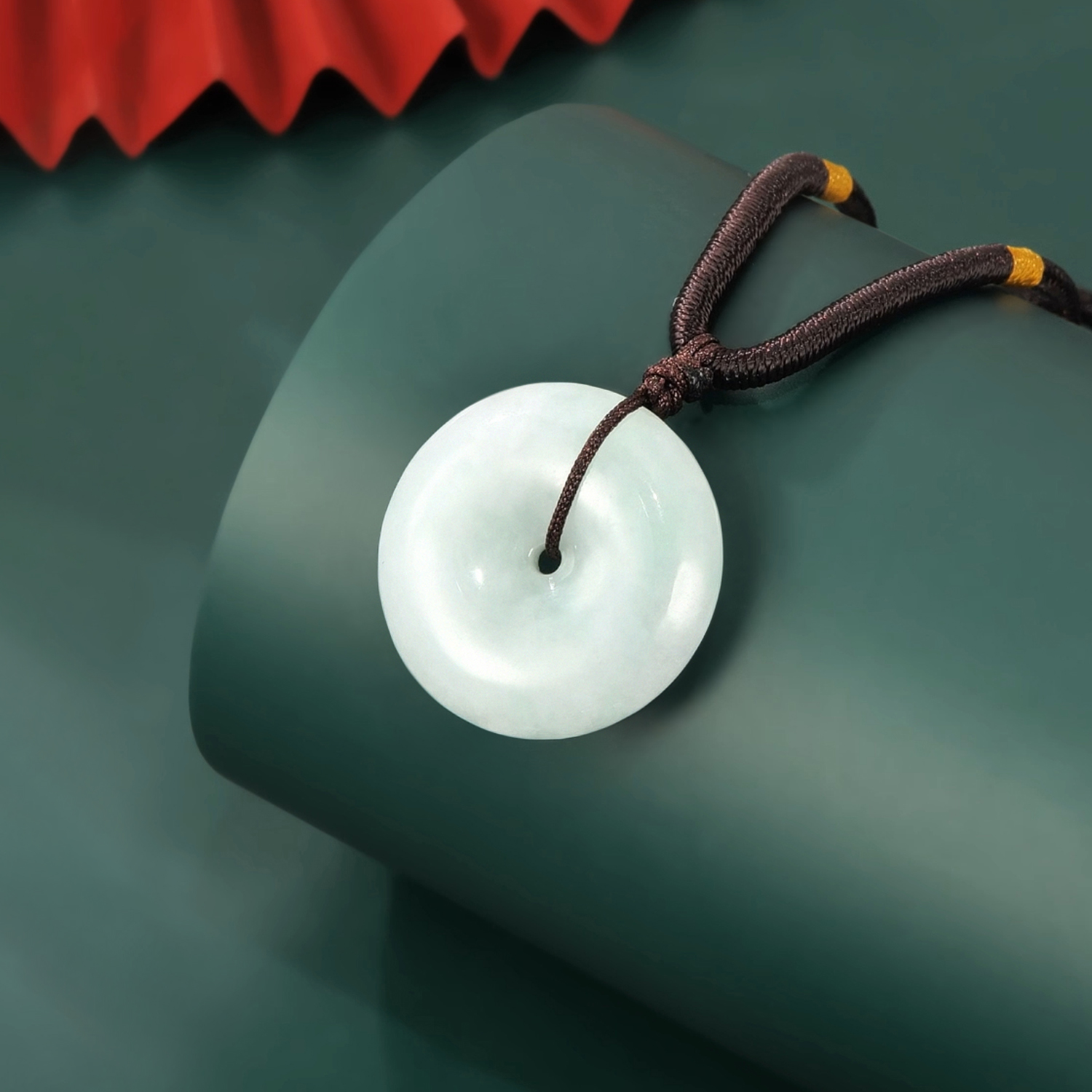 六福珠宝豆种翡翠吊坠女平安扣玉挂坠含配绳日常送礼定价LFP004G