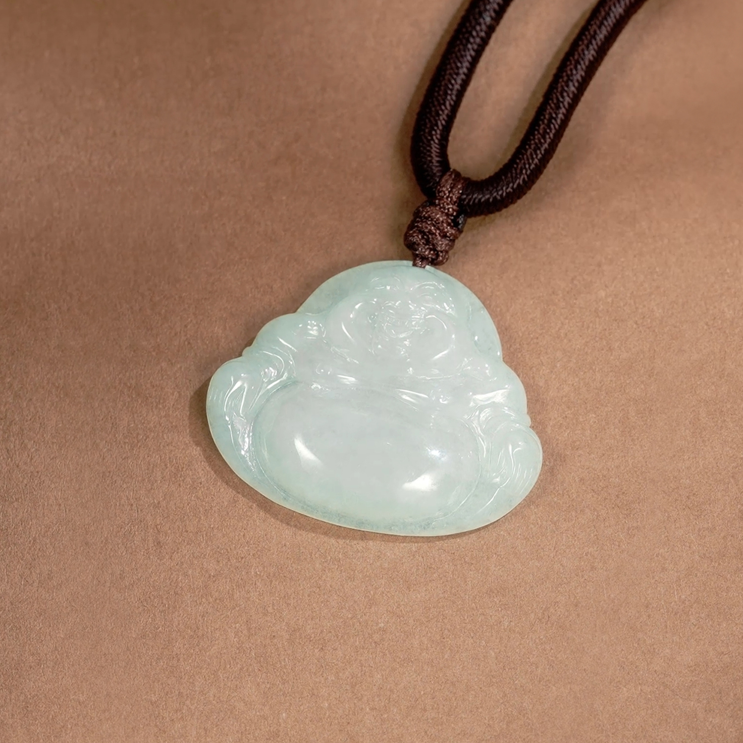 六福珠宝玉佛公造型翡翠吊坠女款翡翠玉石挂绳玉坠定价FGP0001