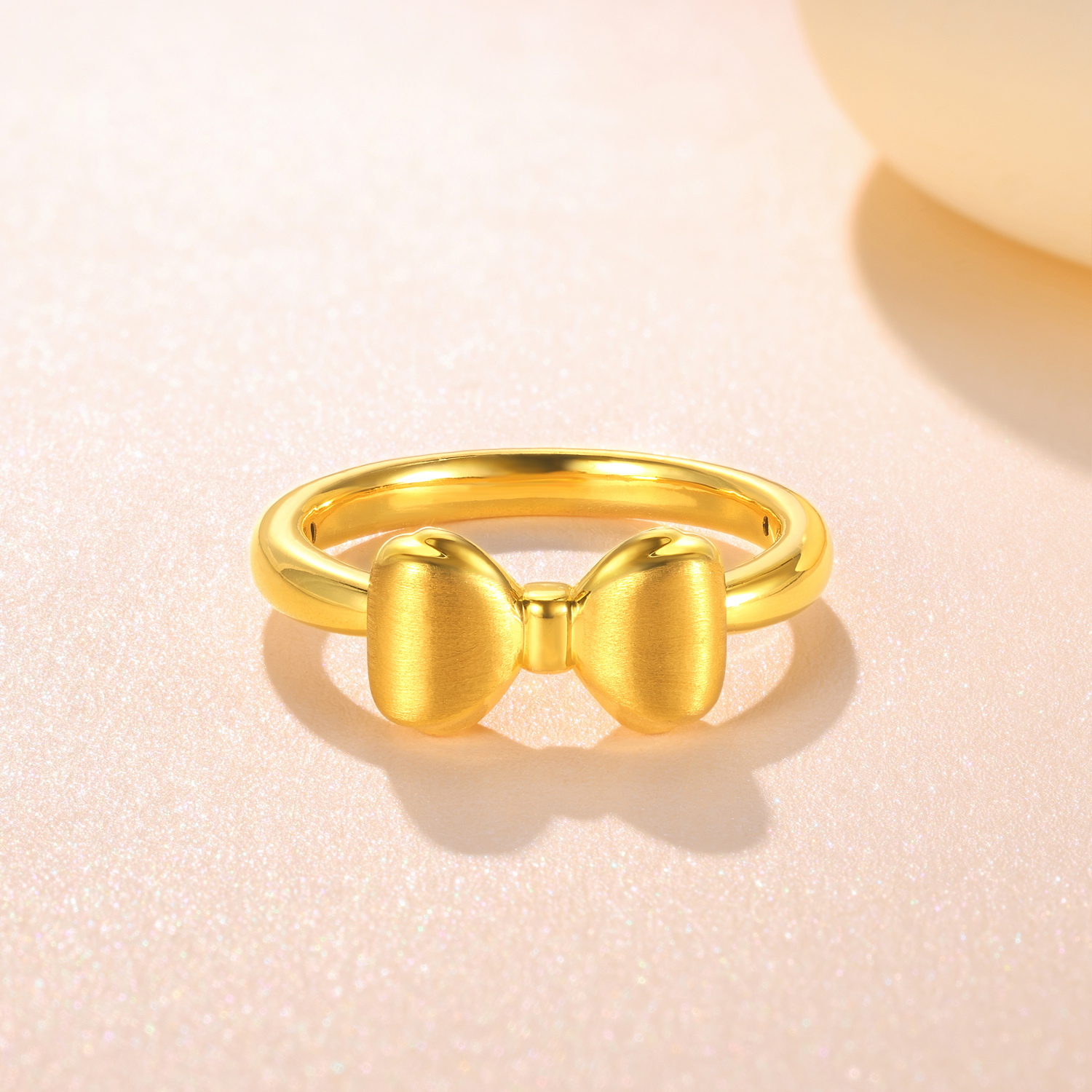 六福珠宝蝴蝶结黄金戒指女款优雅拉丝5D硬金首饰送礼物L25A0001DS