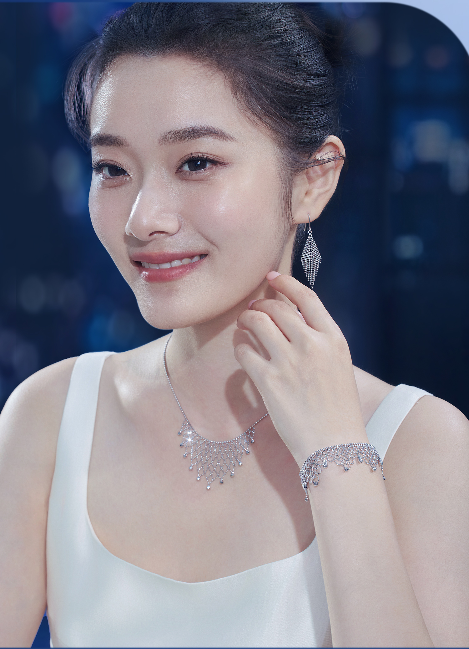 六福珠宝蕾丝花漫铂金手链铂950女镂空网纹白金水滴计价GJP0020DS【1V1直播看货】