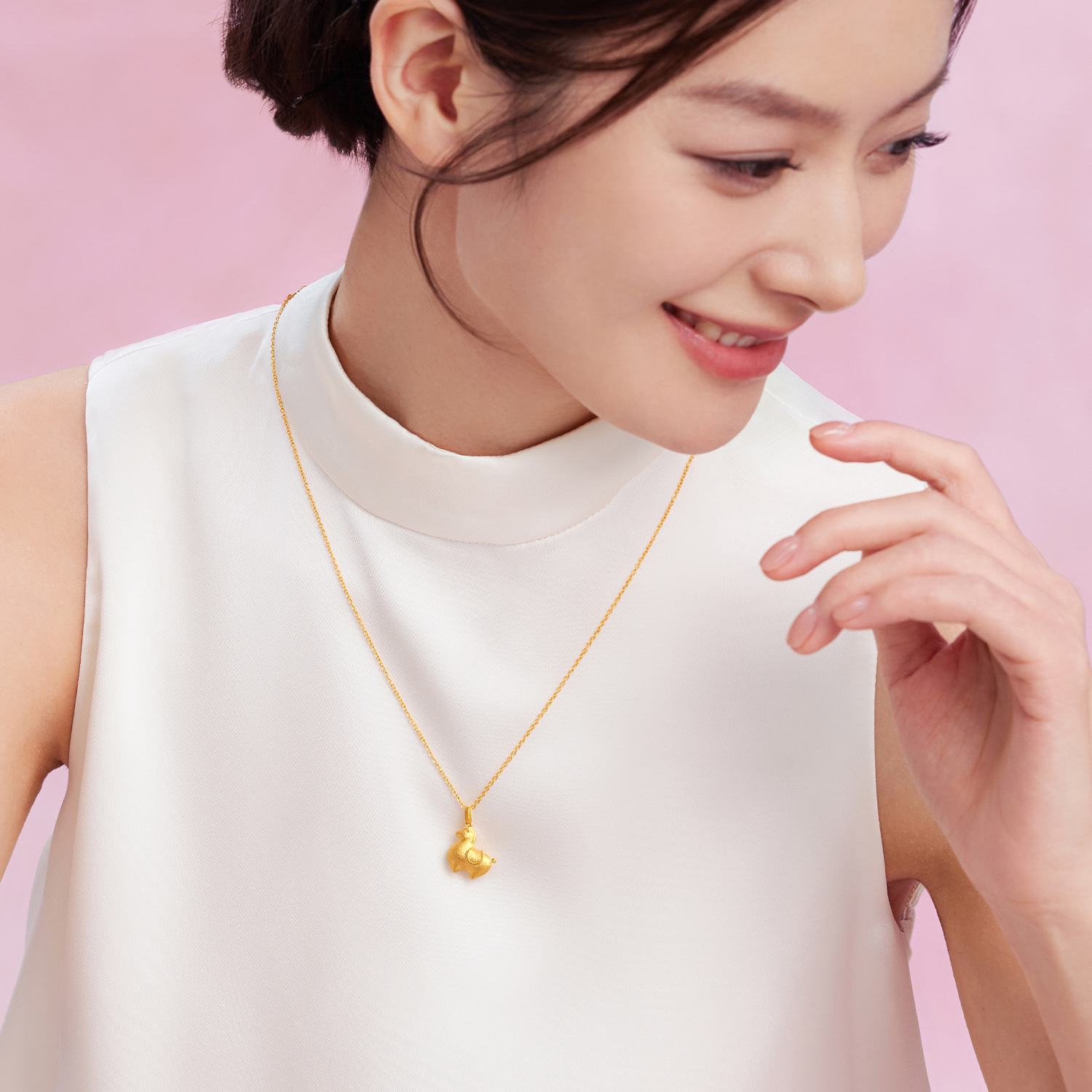 六福珠宝唐宫夜宴联名唐彩墩墩马黄金项链生肖金吊坠计价034560NA【1V1直播看货】