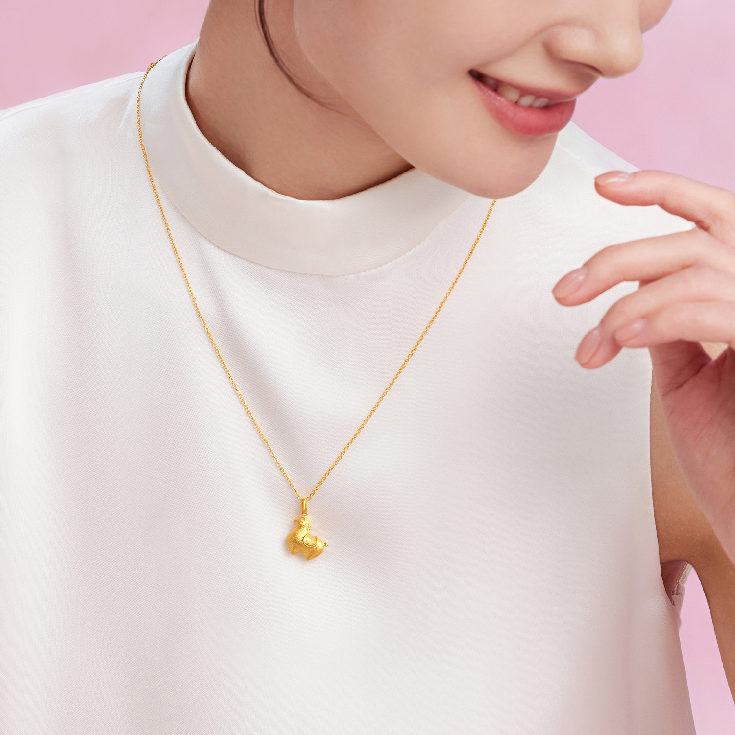 六福珠宝唐宫夜宴联名唐彩墩墩马黄金项链生肖金吊坠计价034560NA【1V1直播看货】