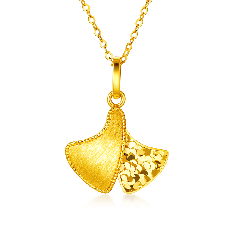 六福珠宝光影金小杏运黄金吊坠手工拉丝碎冰银杏叶计价GJG0218DS热销新品