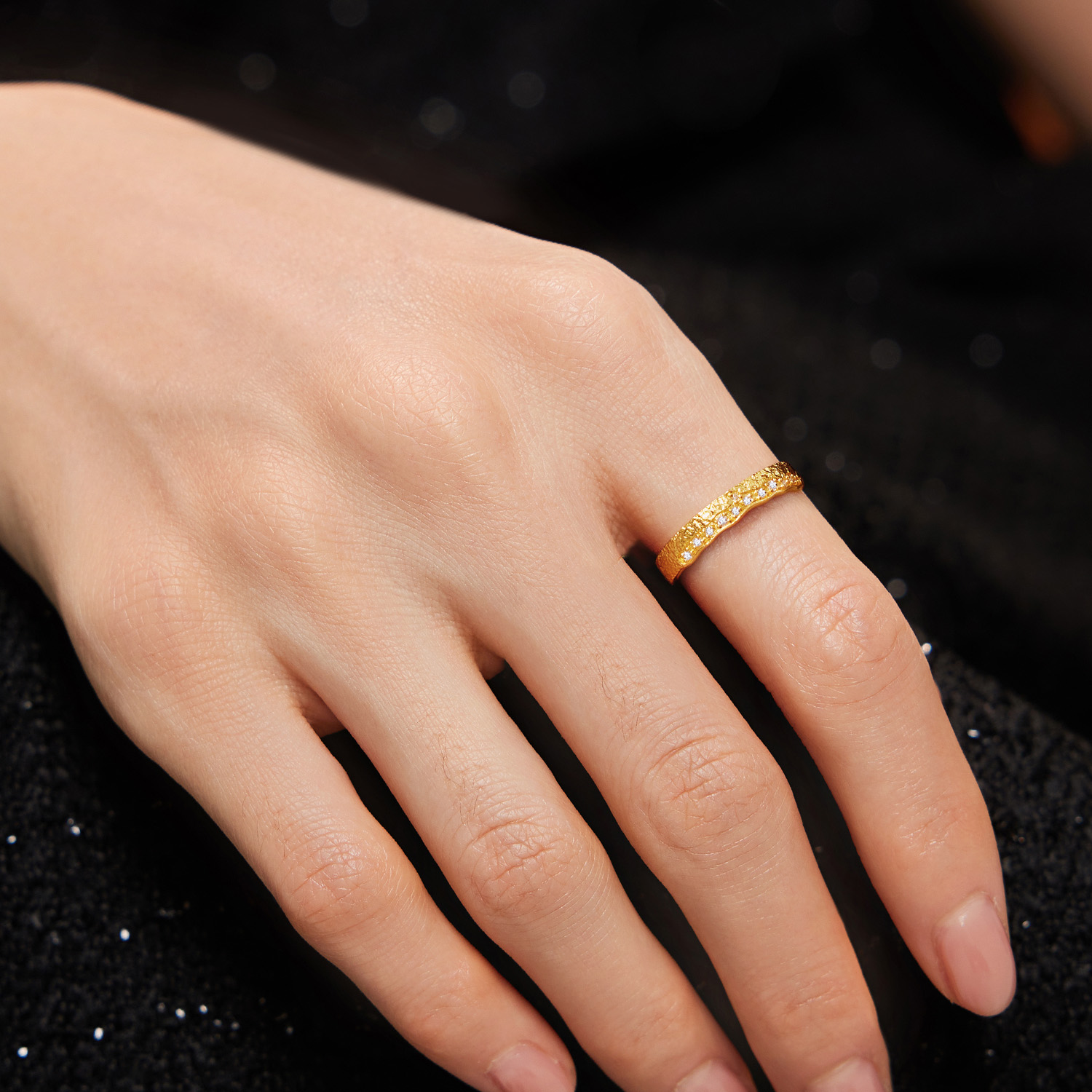 六福珠宝福满传家银河繁星黄金戒指实心女足金钻石戒指FXA0011DS