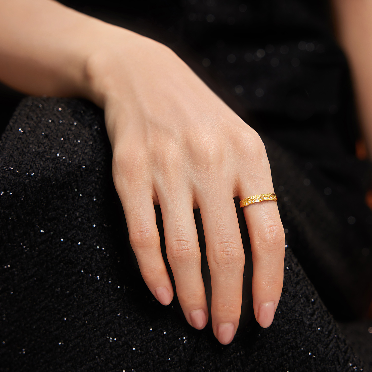 六福珠宝福满传家银河繁星黄金戒指实心女足金钻石戒指FXA0011DS