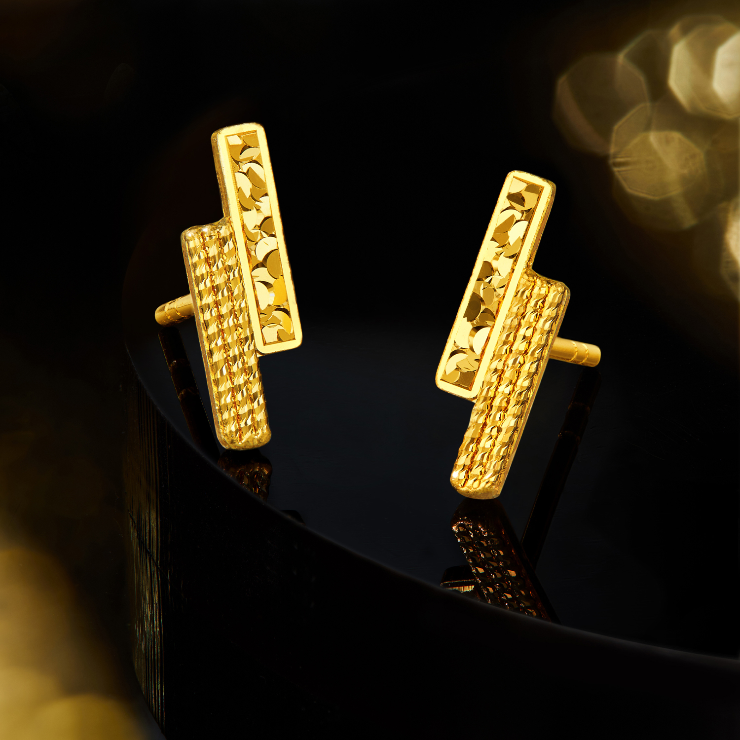 六福珠宝光影金小金条黄金耳钉耳环女5G碎碎冰耳饰计价GJG0217DS热销新品