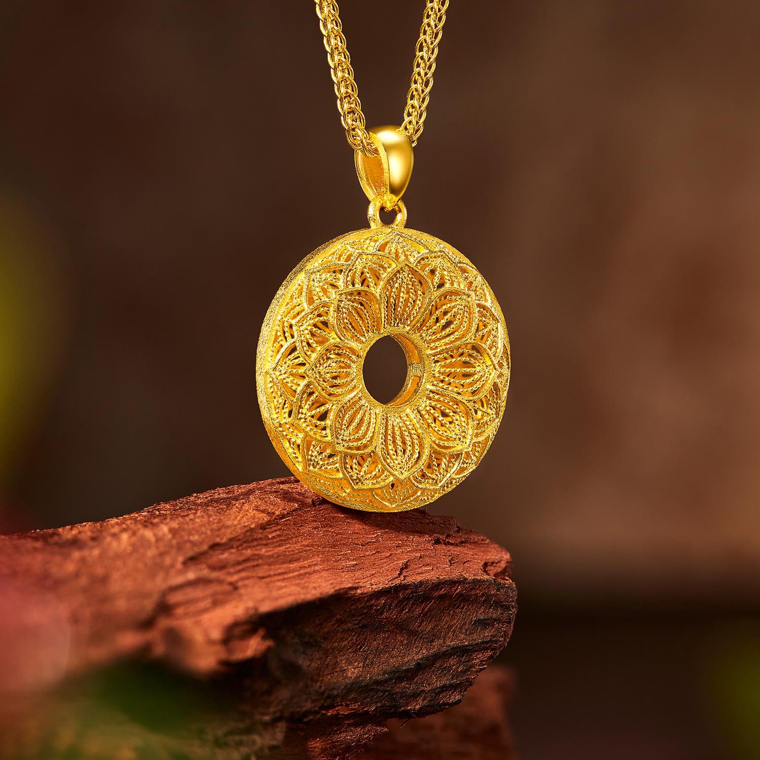 六福珠宝宝相花开黄金吊坠女款镂空花丝足金平安扣计价G13G0002DS【联系客服补货】