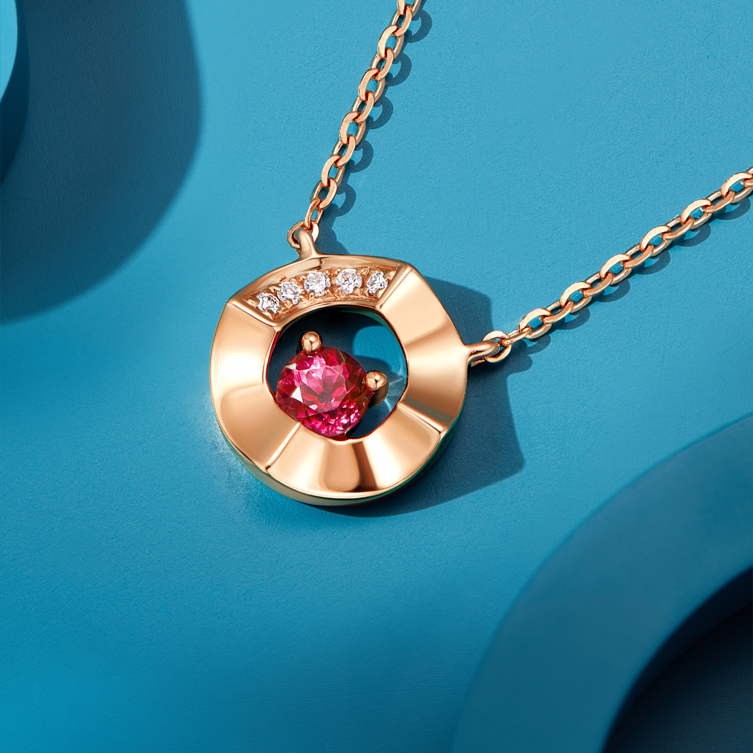 六福珠宝18k金钻石套链小圆环项链女红宝石吊坠定价G22DSKN0002R