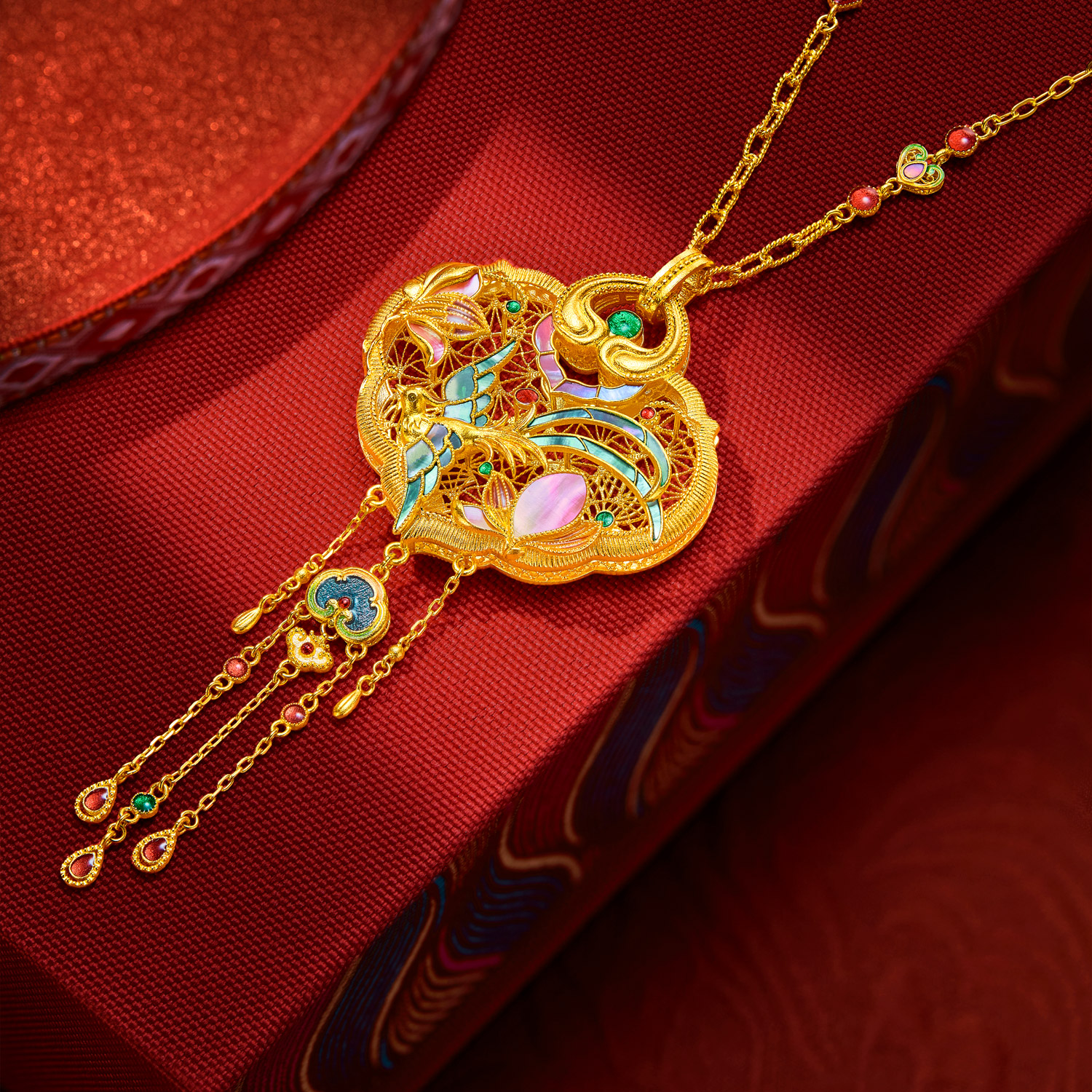 六福珠宝喜上枝头黄金项链女手工螺钿鎏彩金锁婚嫁计价L17G0019DS【联系客服补货】【视频看货】