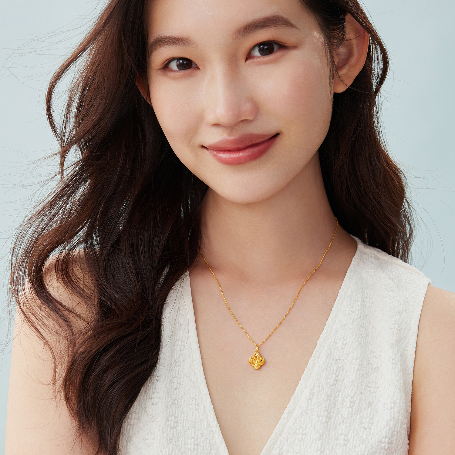 【店庆特惠】六福珠宝花海倾心黄金吊坠编织爱心桃花足金四叶花计价GJG0147DS